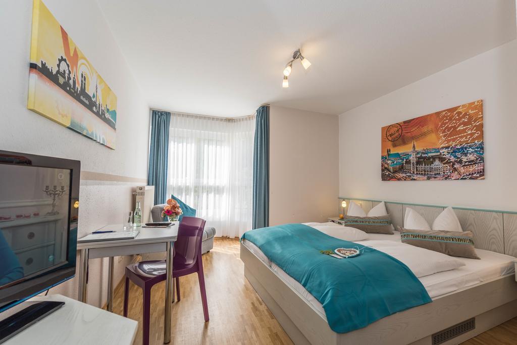 Superior Triple Room with Garden View