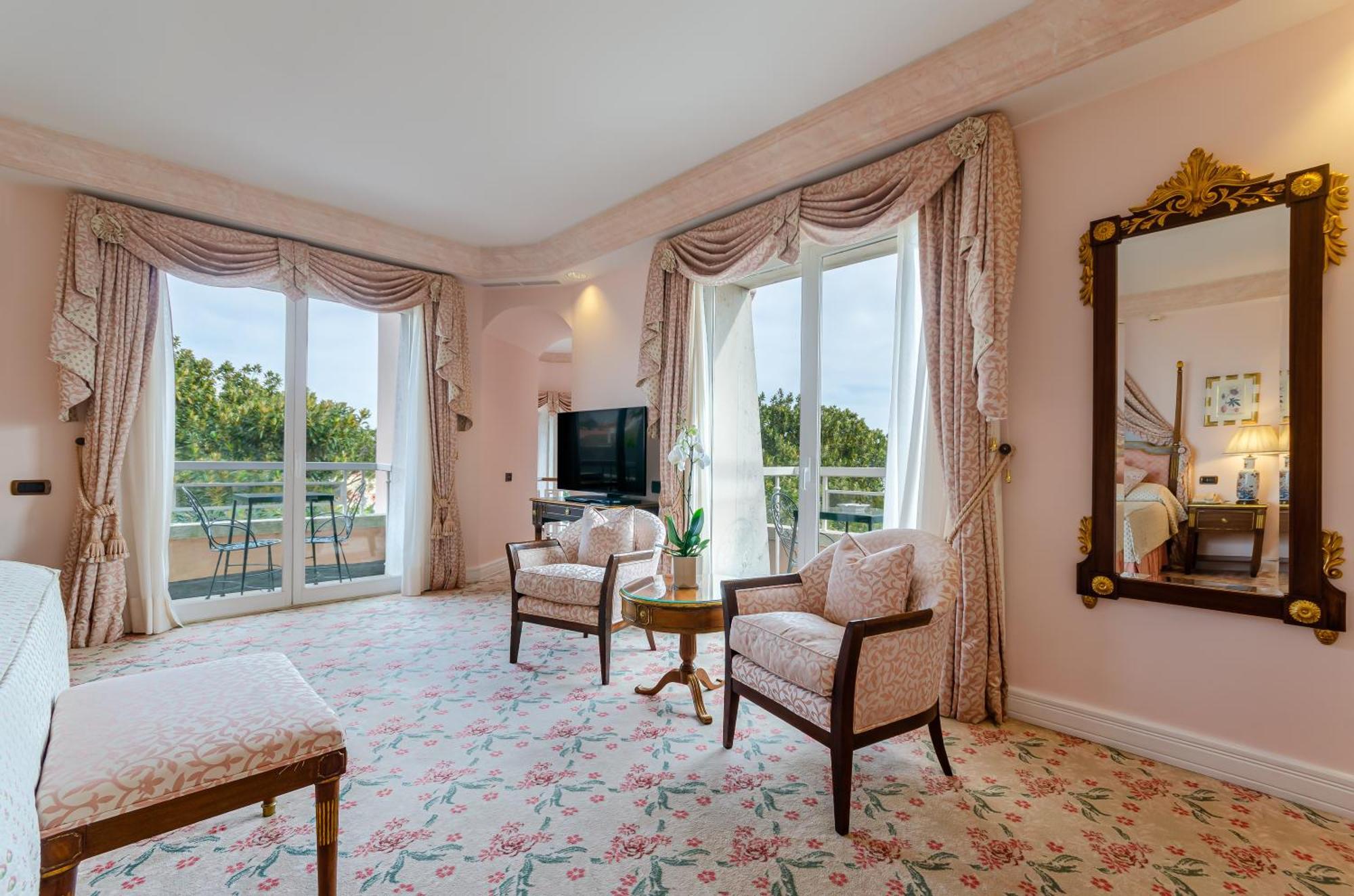 Palace Deluxe Room