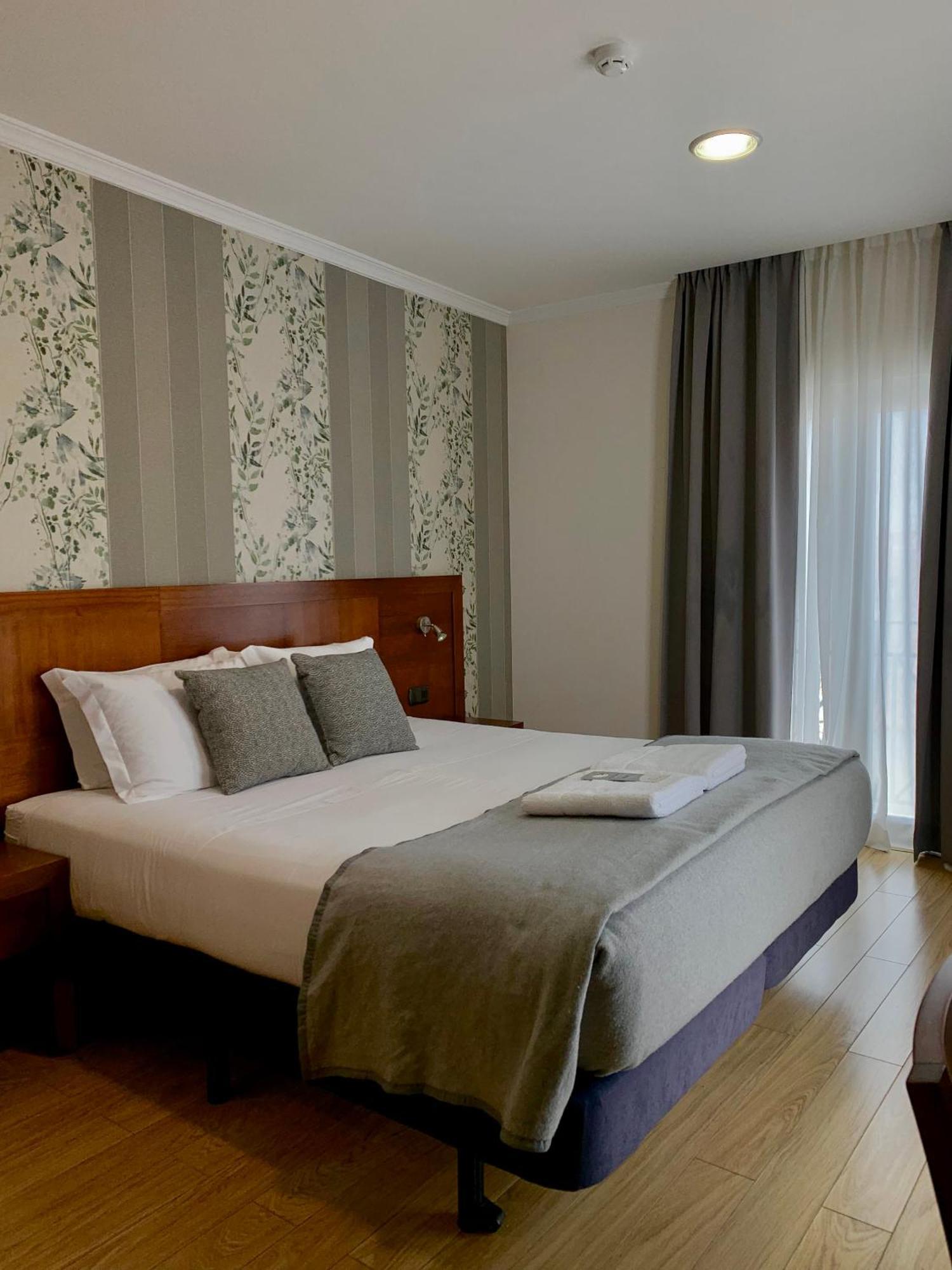 Superior King Room,1555507333:JPEG