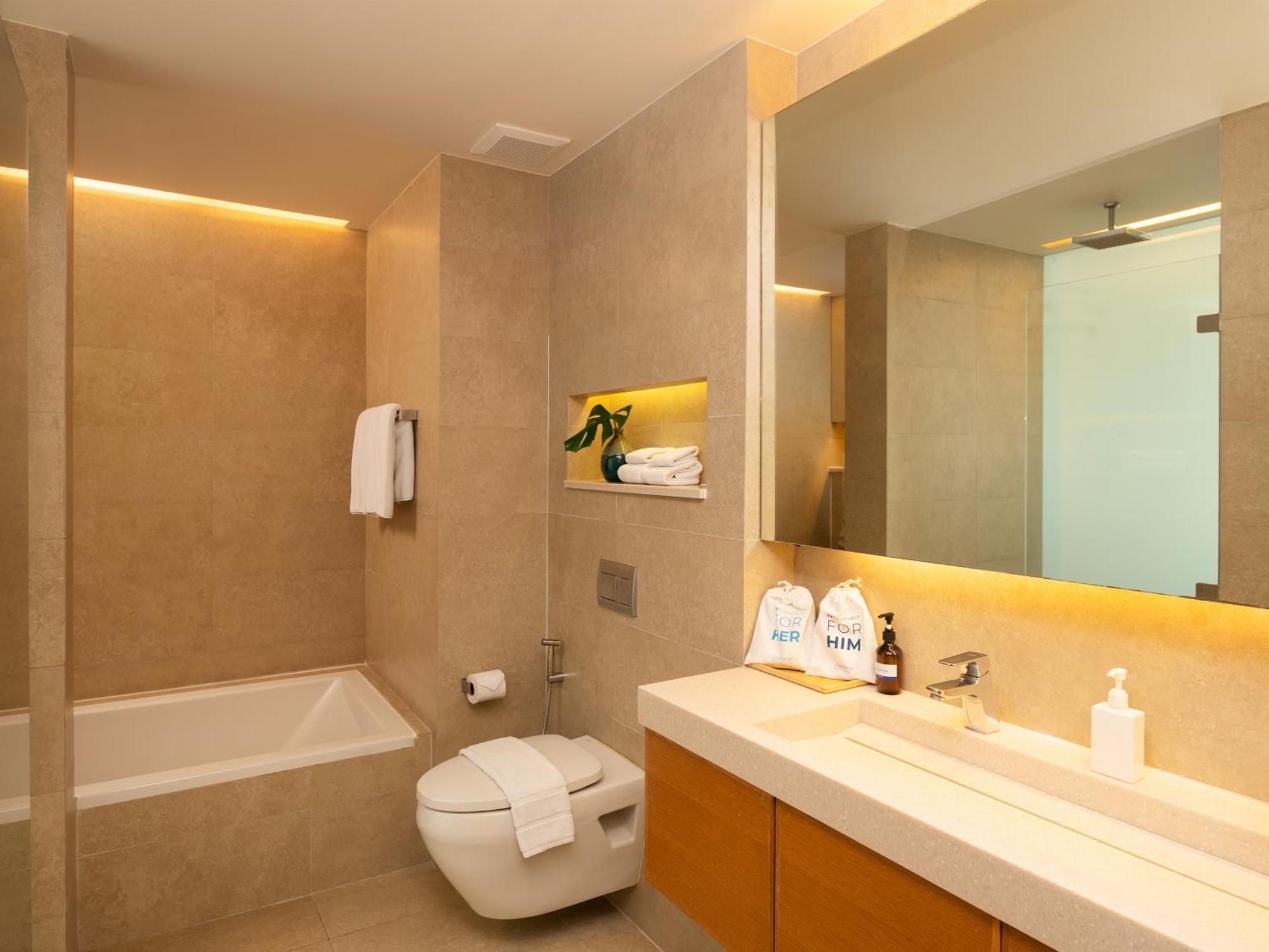 Deluxe Suite with Sea View