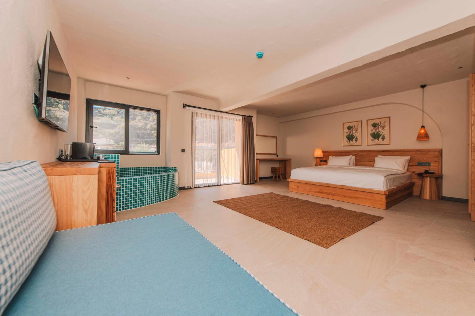 King Room Jacuzzi,1592891087:JPEG