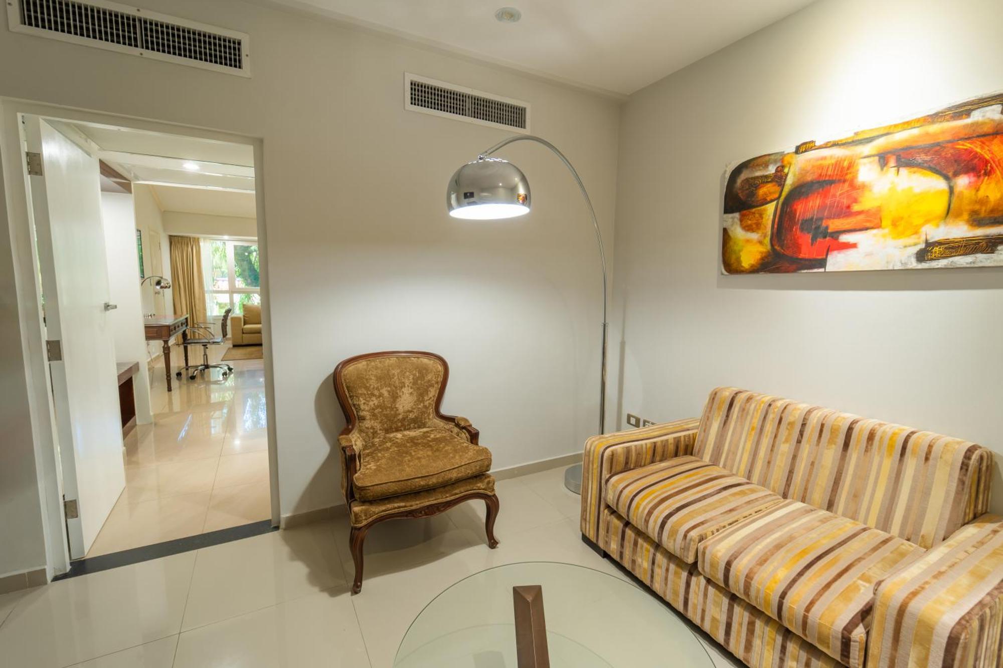 Junior Suite met Kingsize Bed en Toegang tot Club Lounge