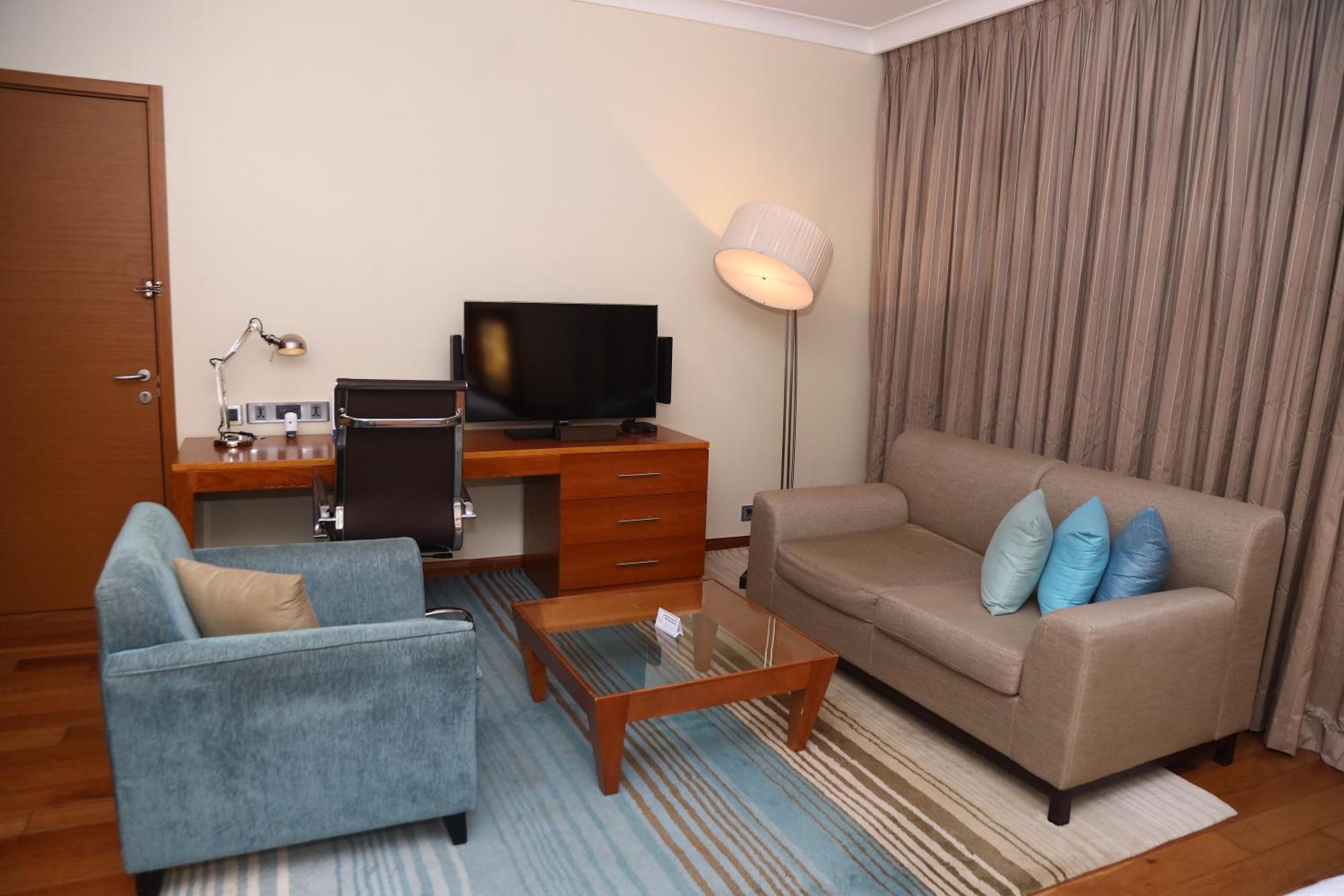 Deluxe Room Two Twin Beds Kitchenette