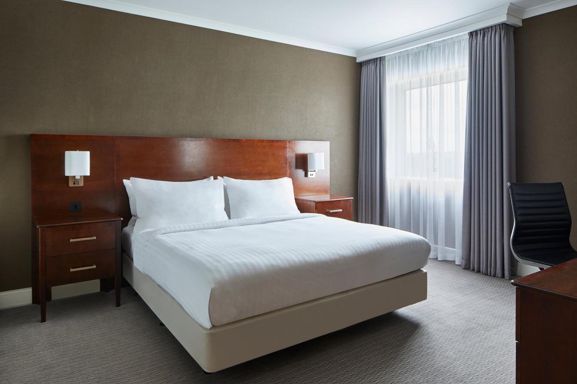 One-Bedroom Junior King Suite Executive Lounge Access,1600217457:JPEG