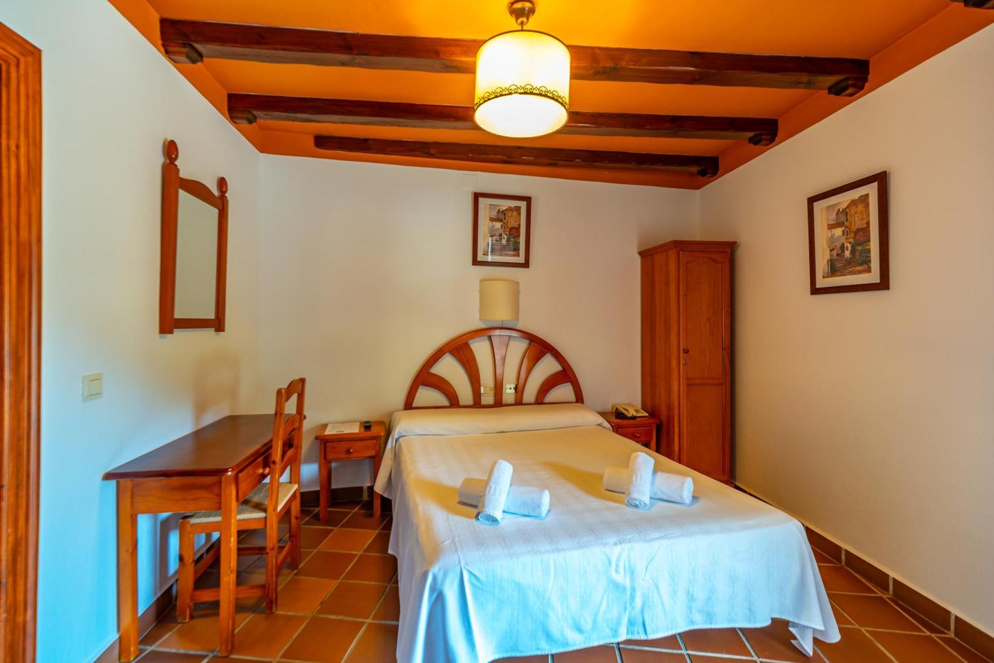 Habitación Doble con vistas a la montaña