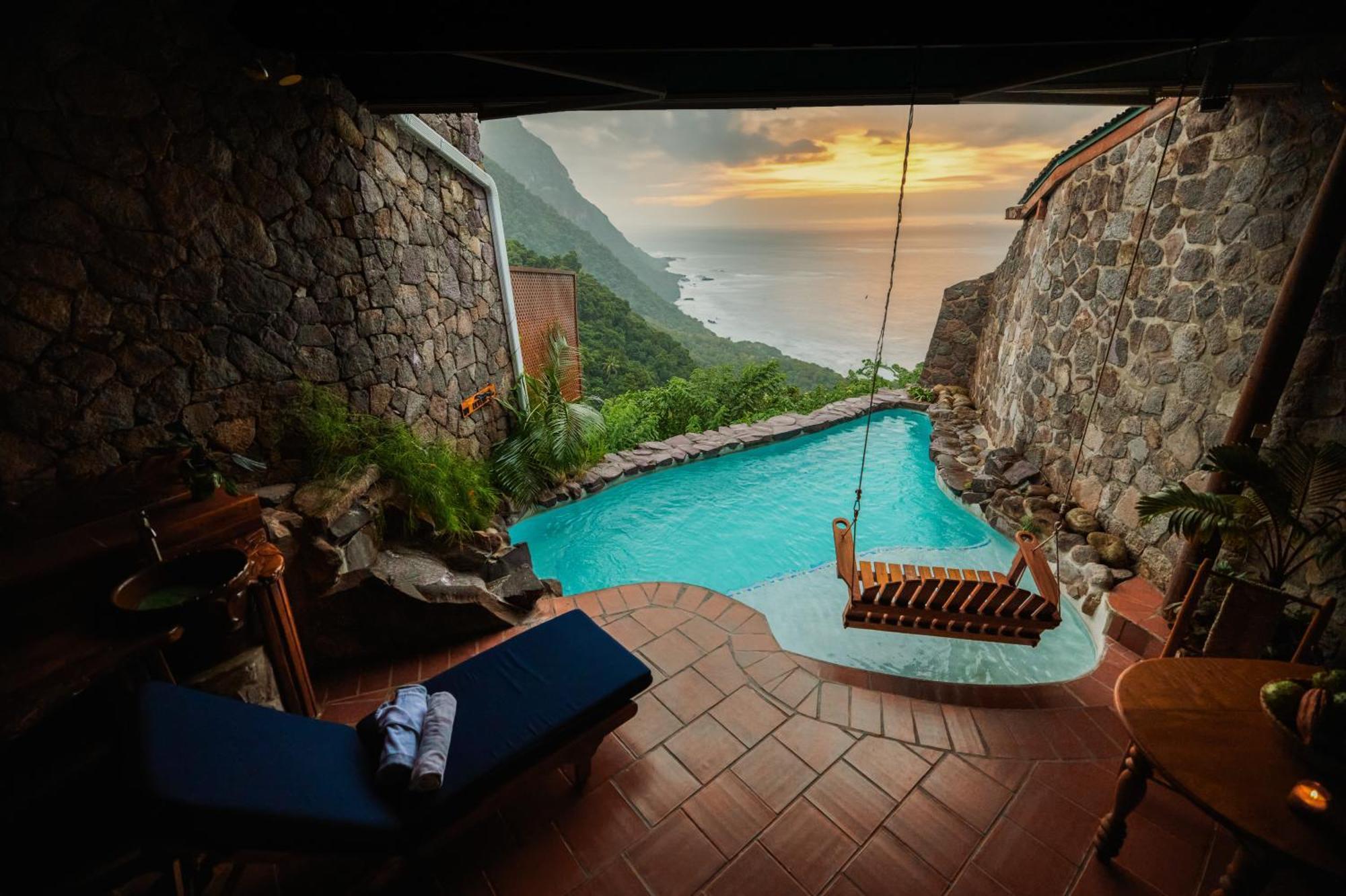Hilltop Dream Suite heated pool
