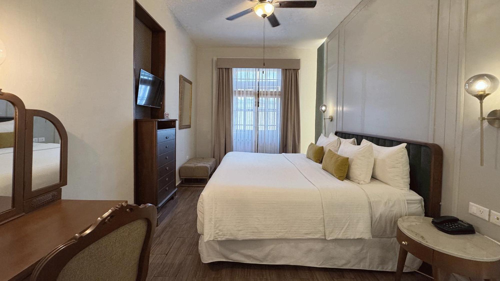 Suite with City View,1626360072:JPEG