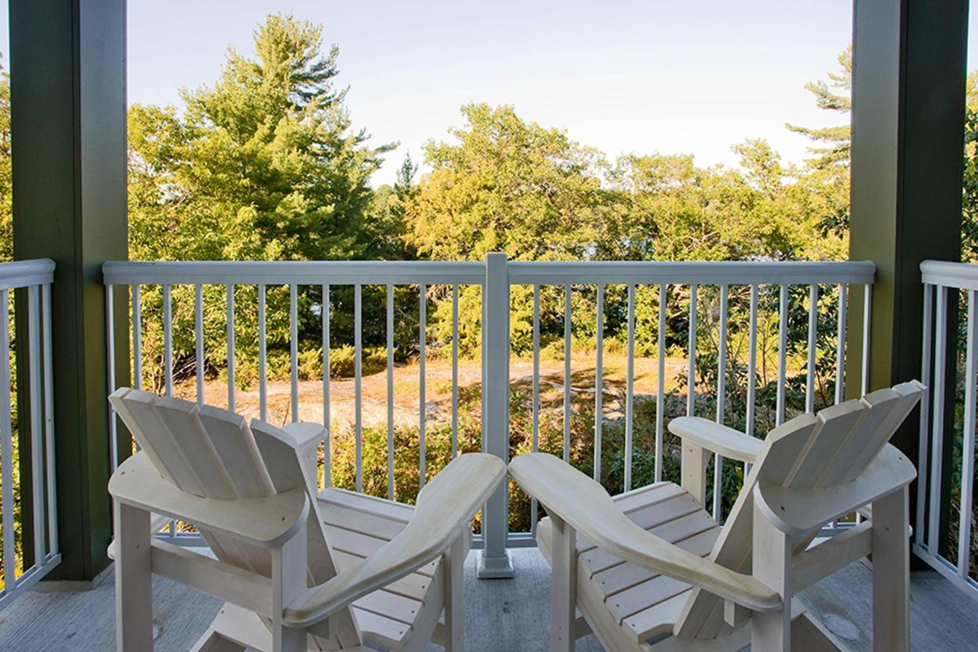 One-Bedroom King Suite - No Lake View