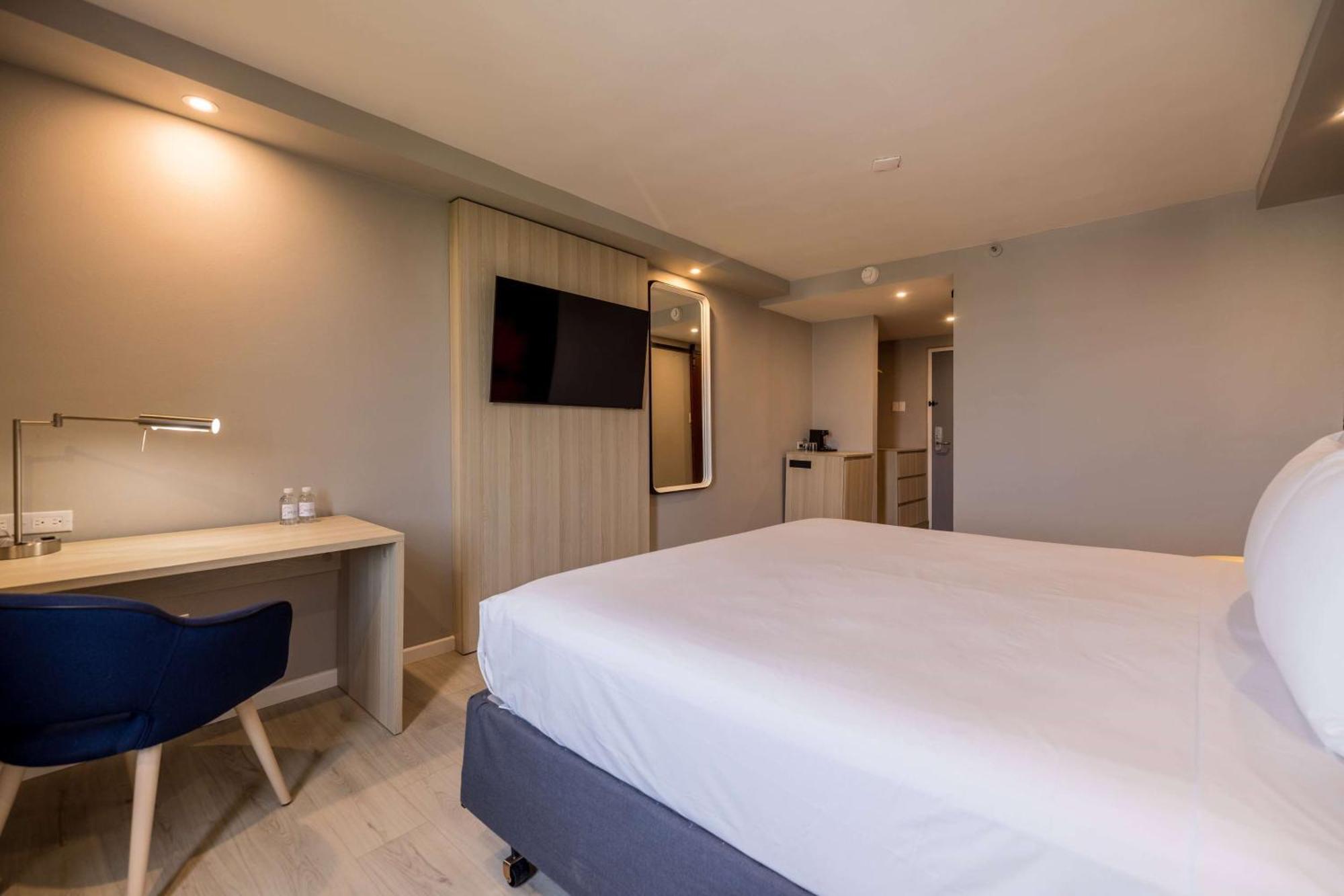 Premier King Room