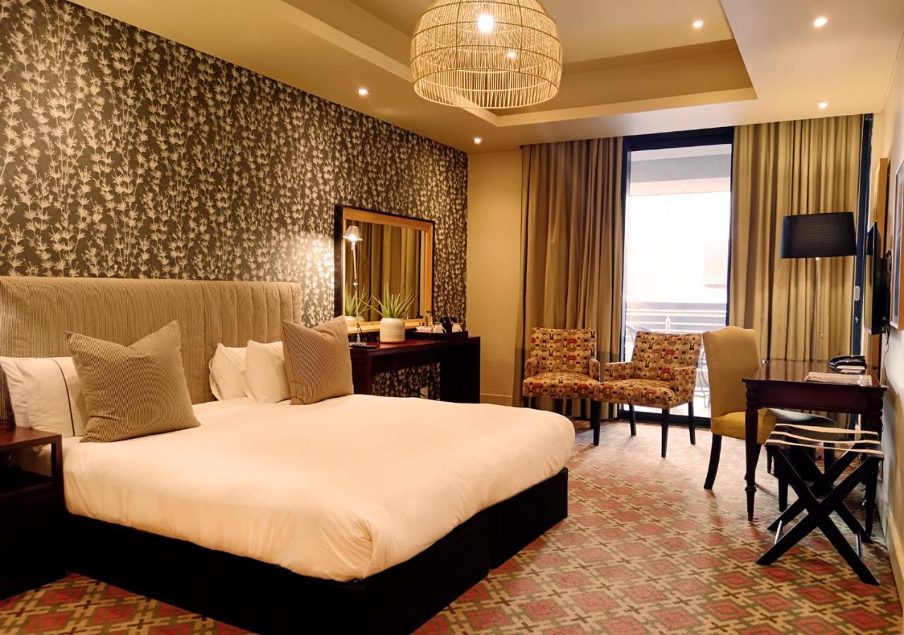 Chambre Lit King-Size - Accessible aux Personnes à Mobilité Réduite