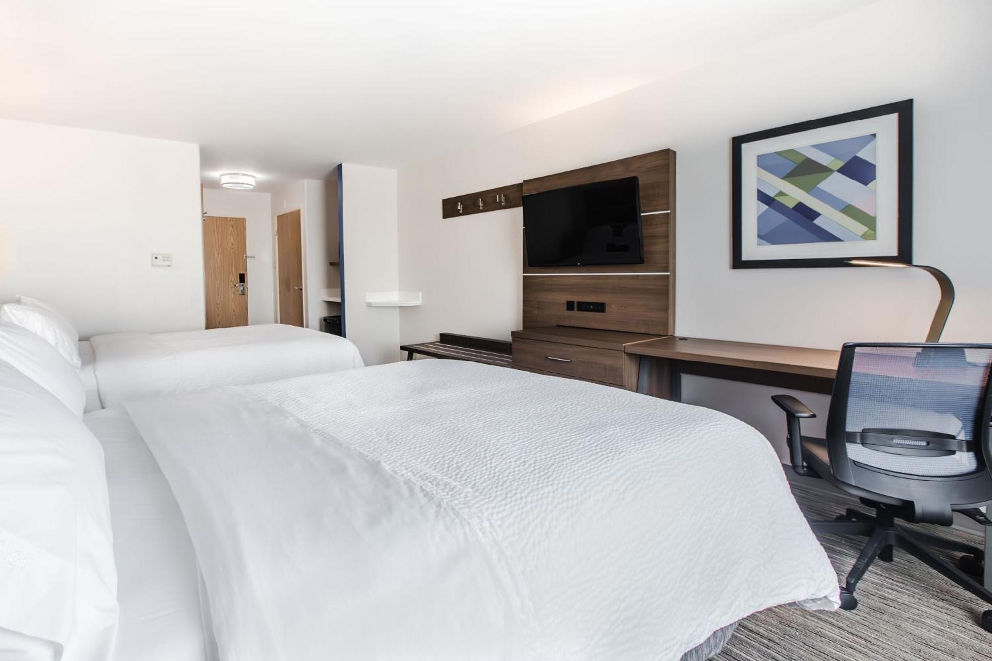 Standard Room with Two Queen Beds