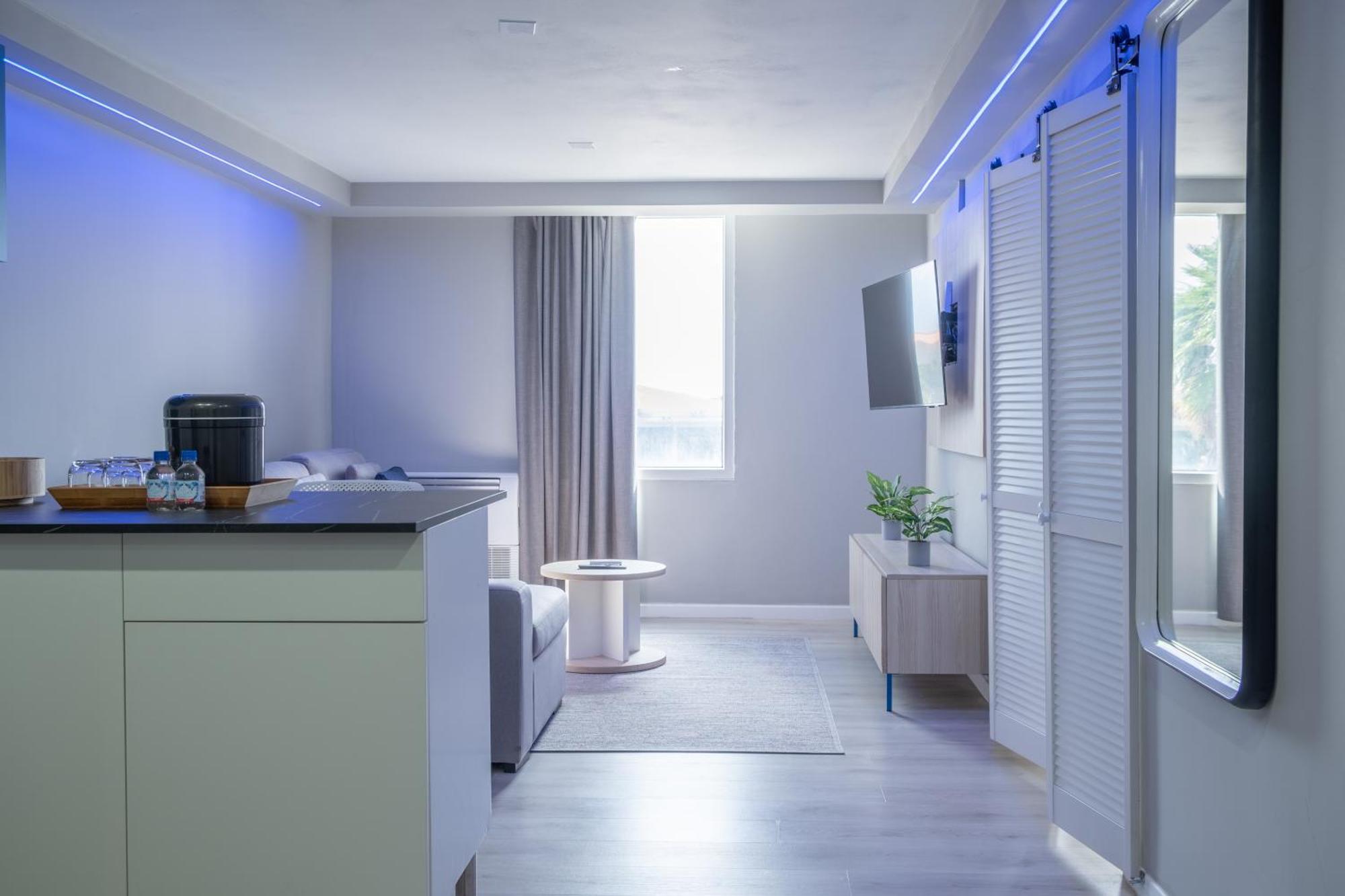 Premier King Suite