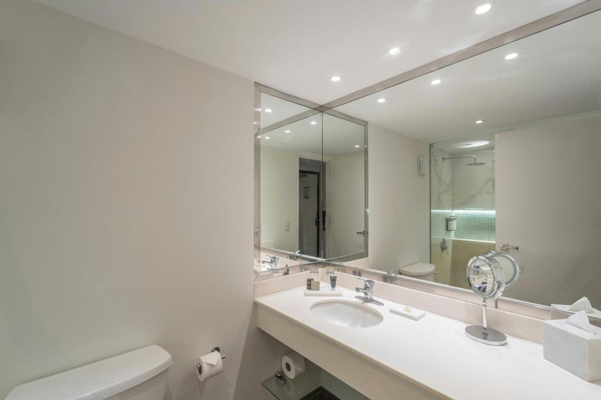 Executive Queen Room with Two Queen Beds, Balcony and Garden View