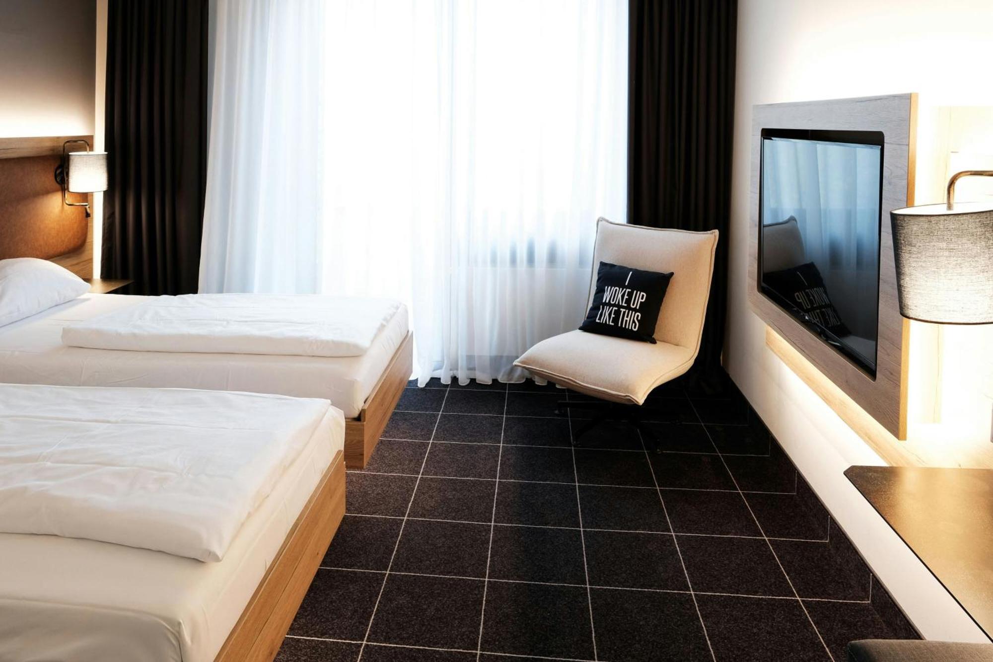 Standard Room with Two Twin Beds