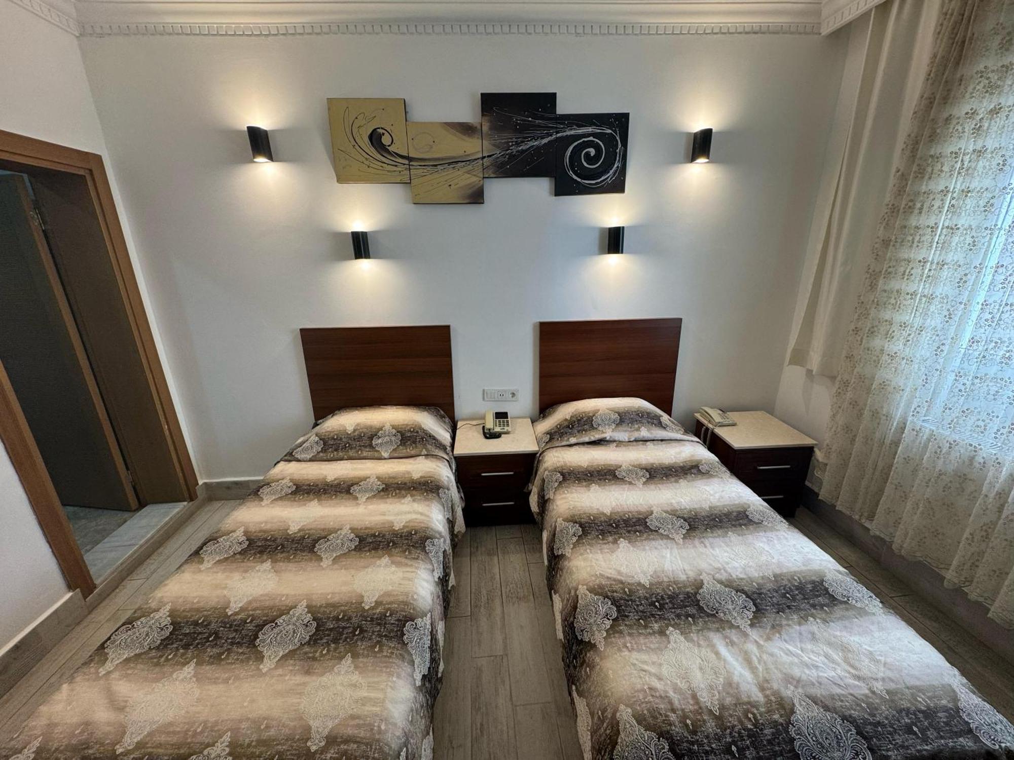 Twin Room,1652773948:JPEG