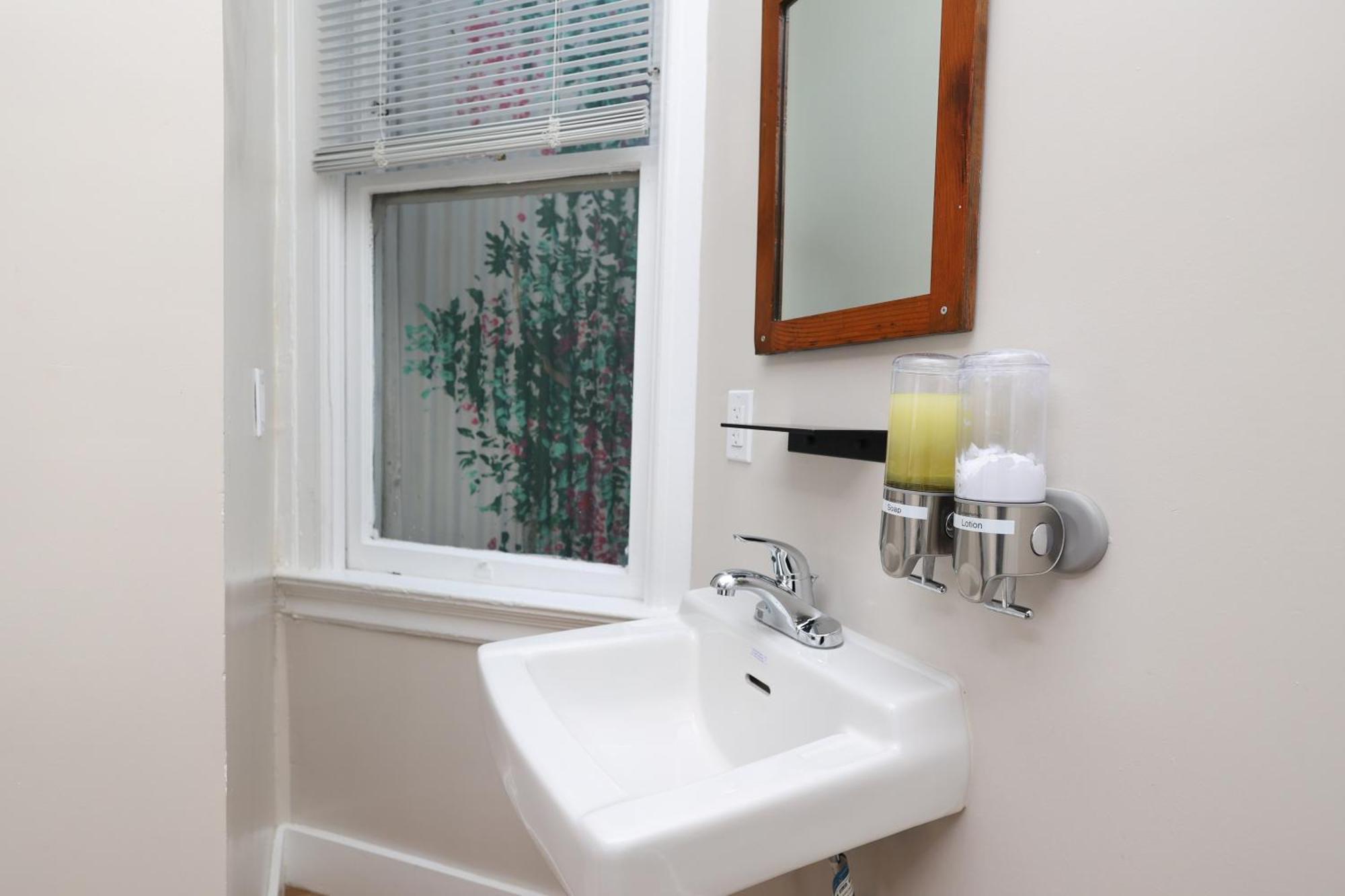 Double Room Private Bathroom