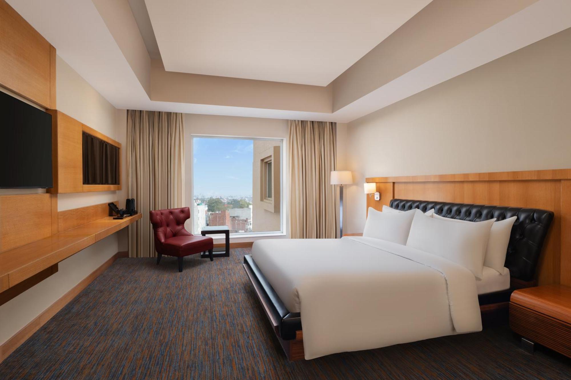 Presidential Suite ,15% discount on Food and Soft beverages,02hr of Early check-in or late check-out (subject to availability)