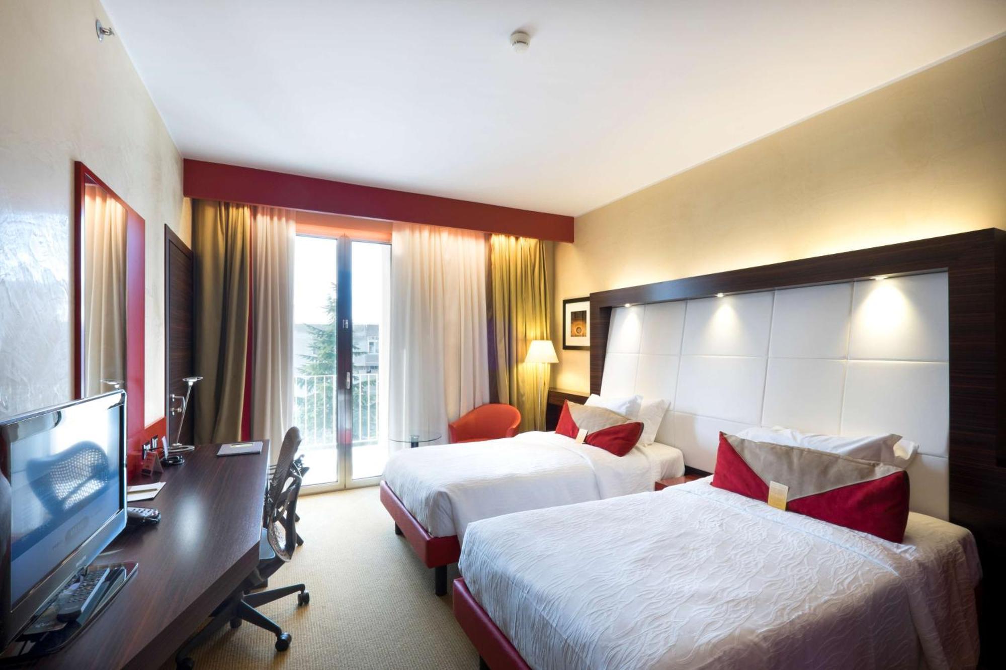 Twin Room,1657151375:JPEG