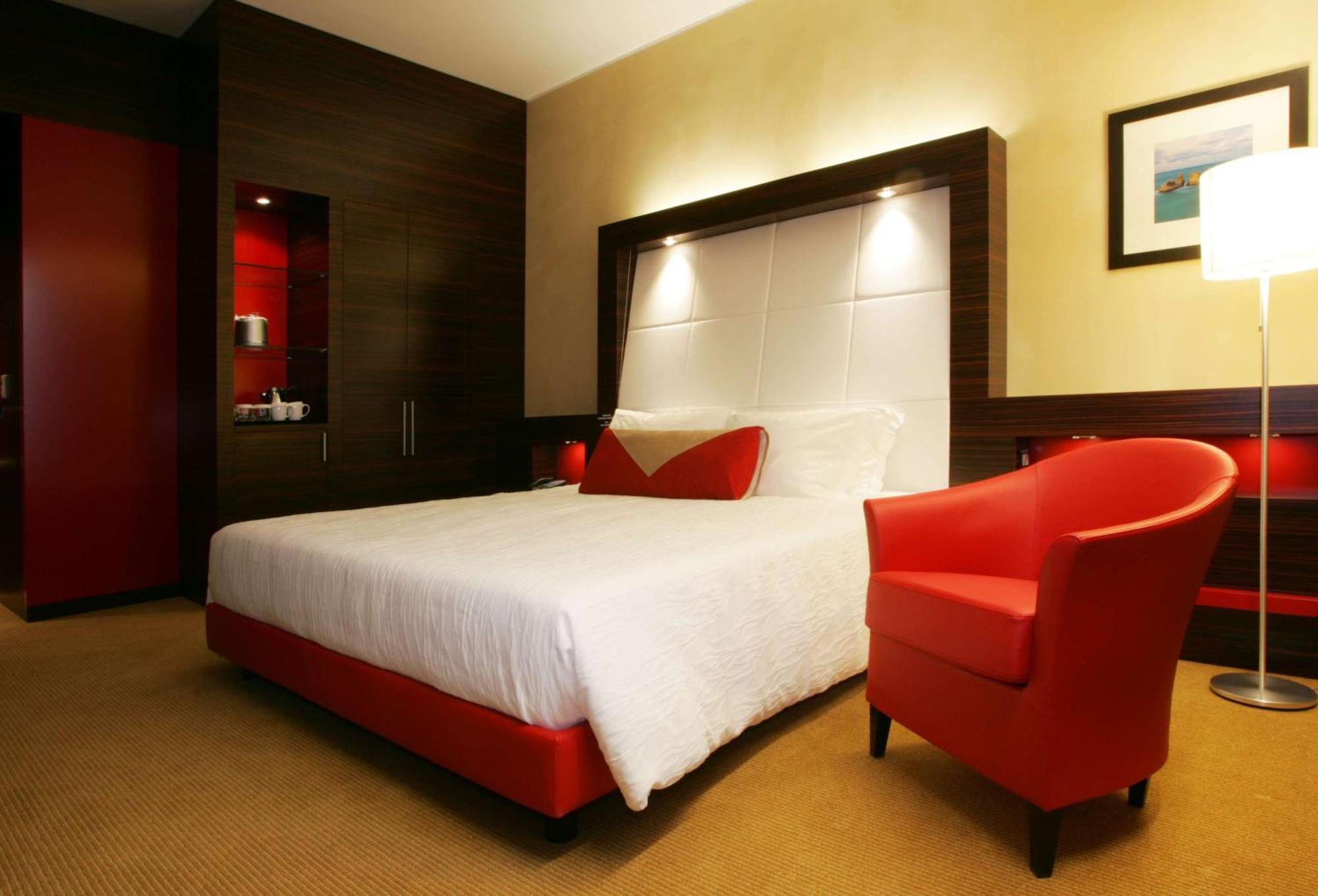 King Room - Mobility Accessible,1657151406:JPEG