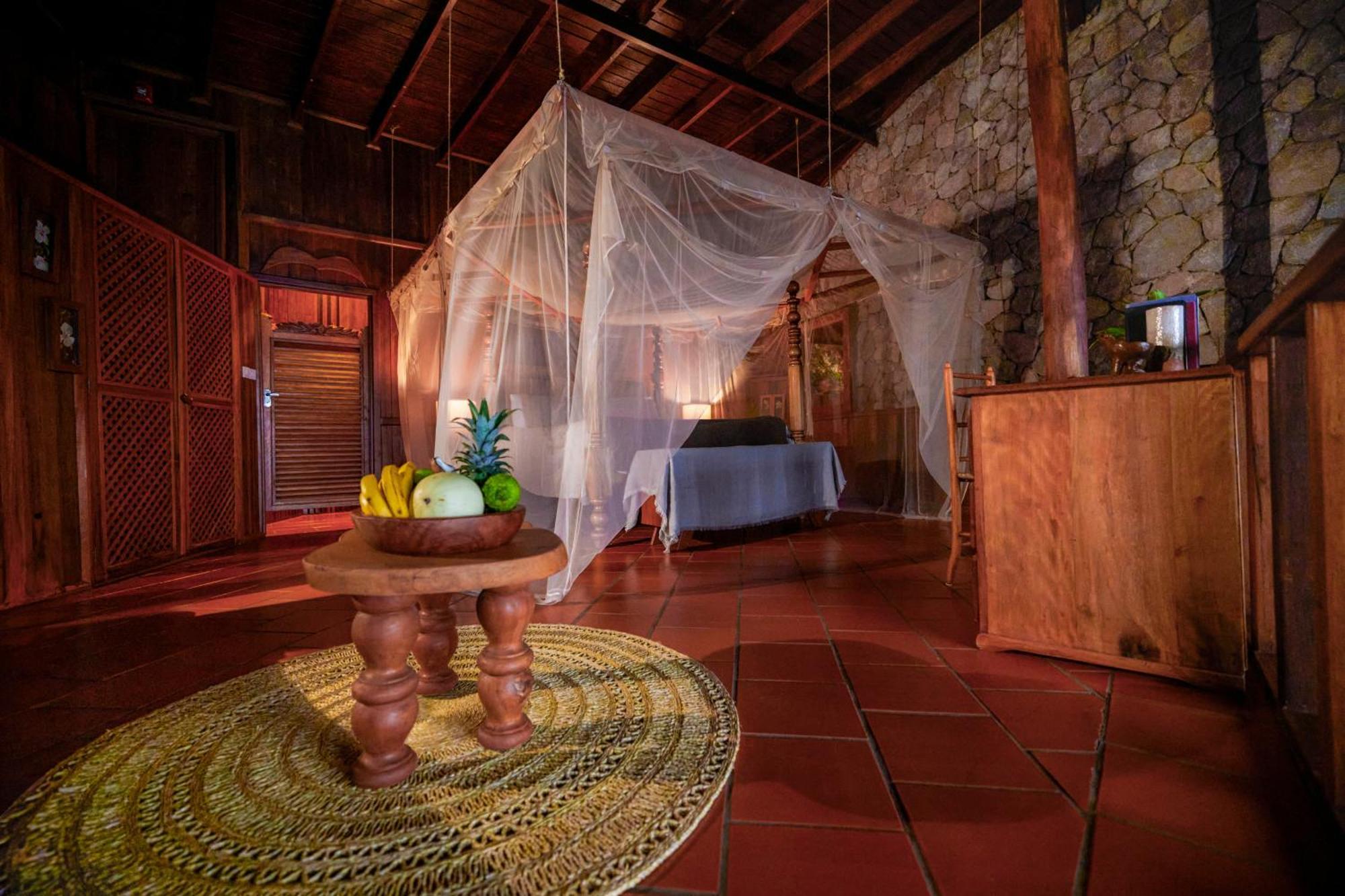 Hilltop Dream Suite heated pool