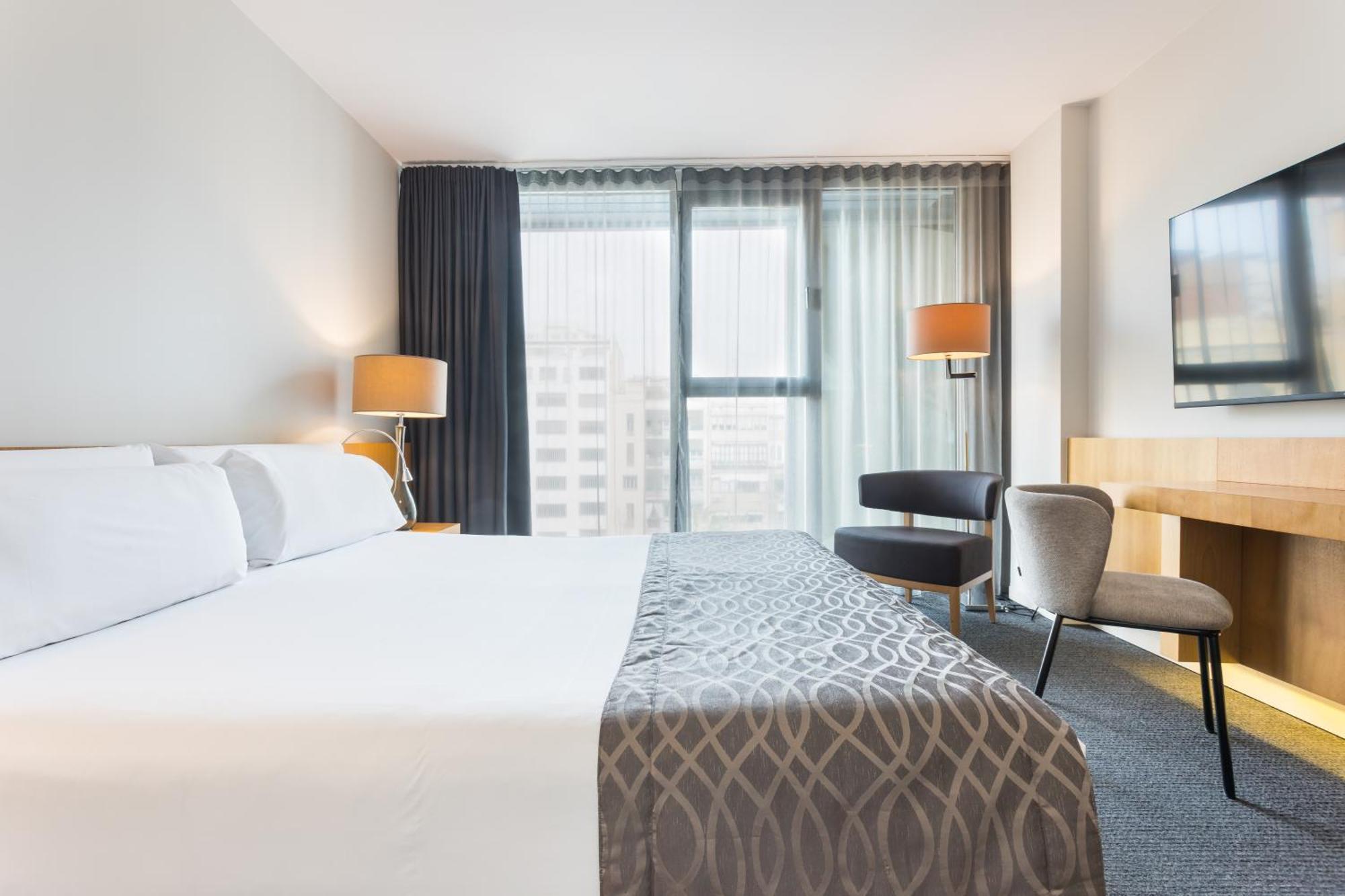 Family Room,1660304988:JPEG