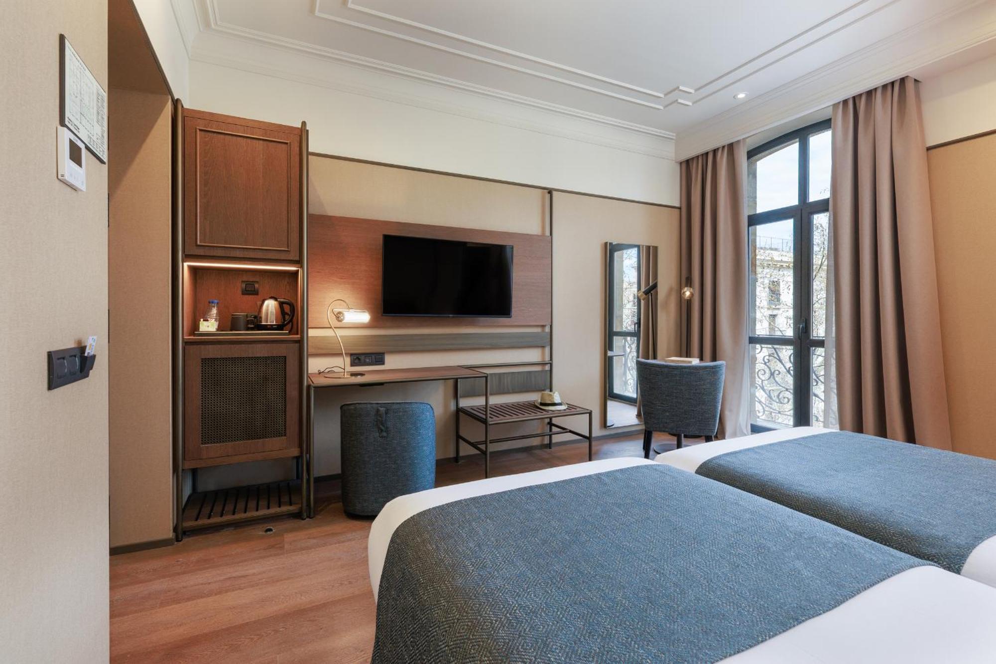 Superior Room,1661634242:JPEG