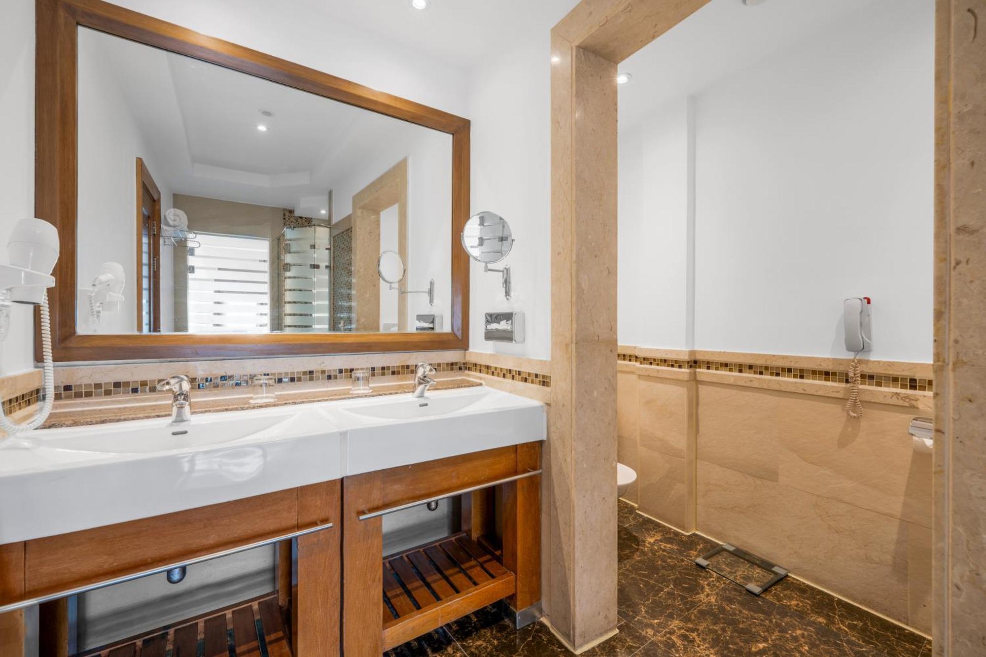 Royal Savoy Junior Suite Jacuzzi Adults Only