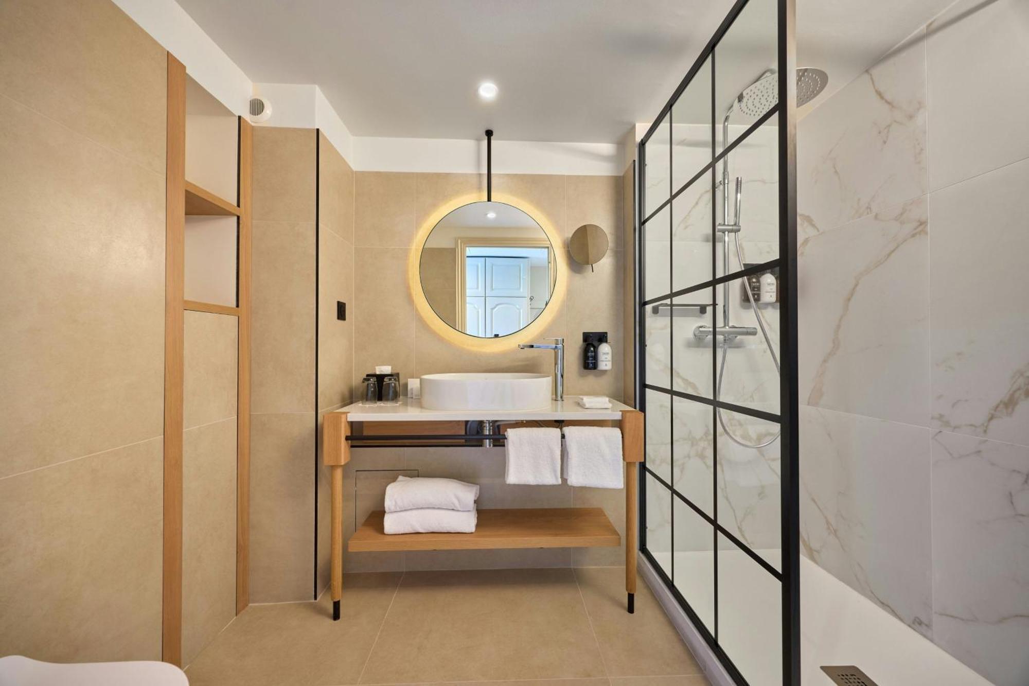 Deluxe Twin Room Balcony Garden View