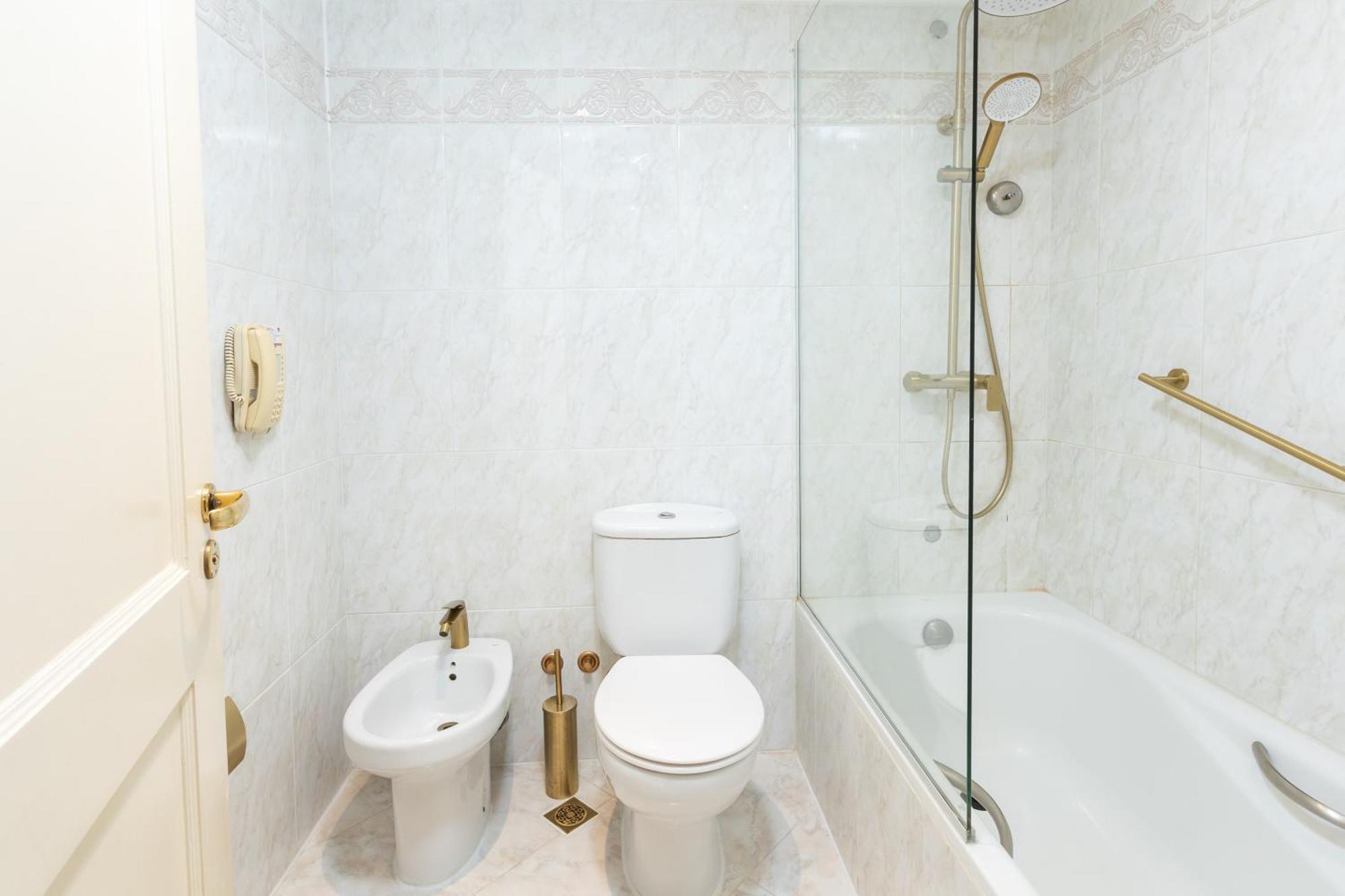 Corner Suite