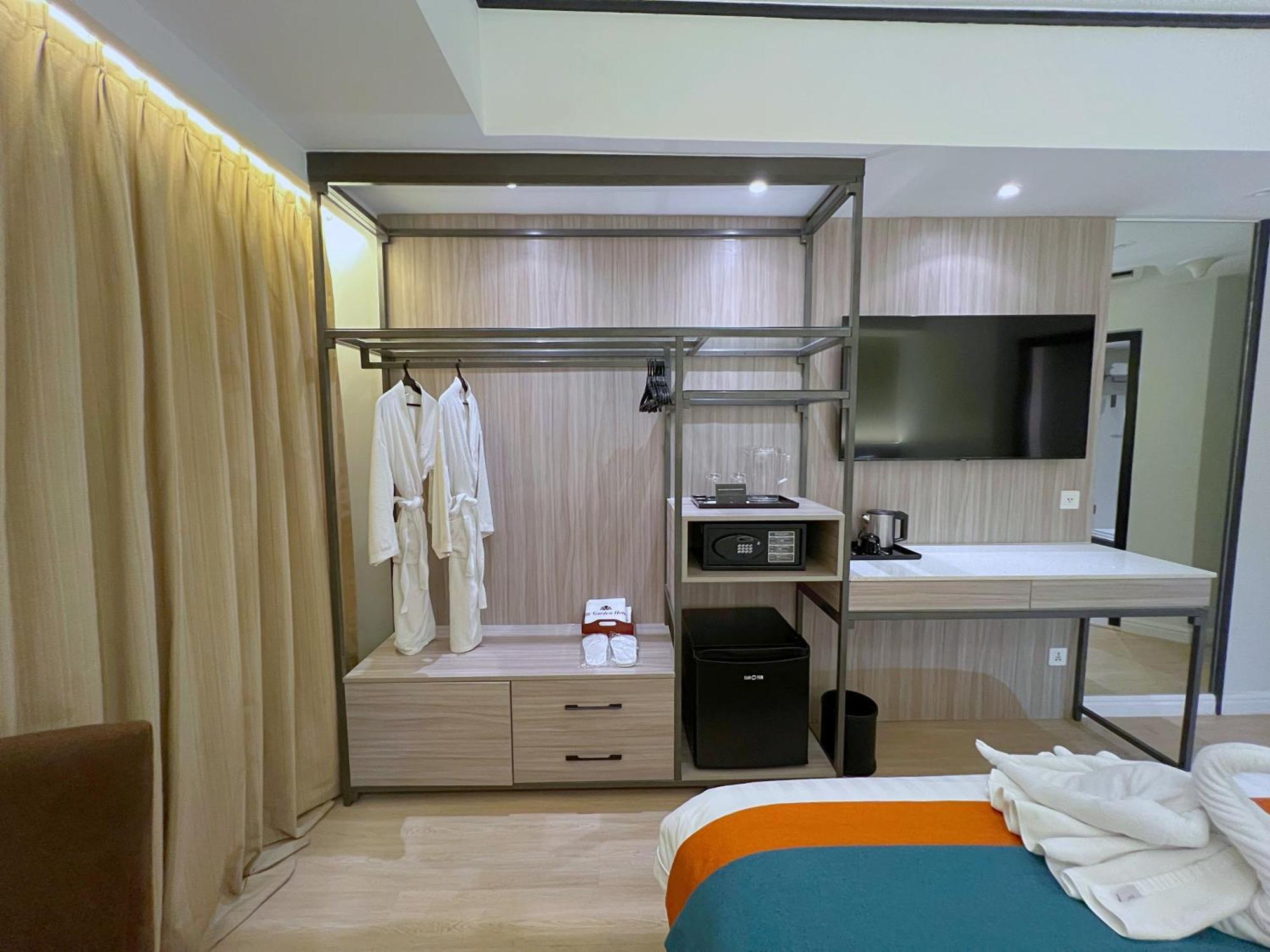 Modern No View Room