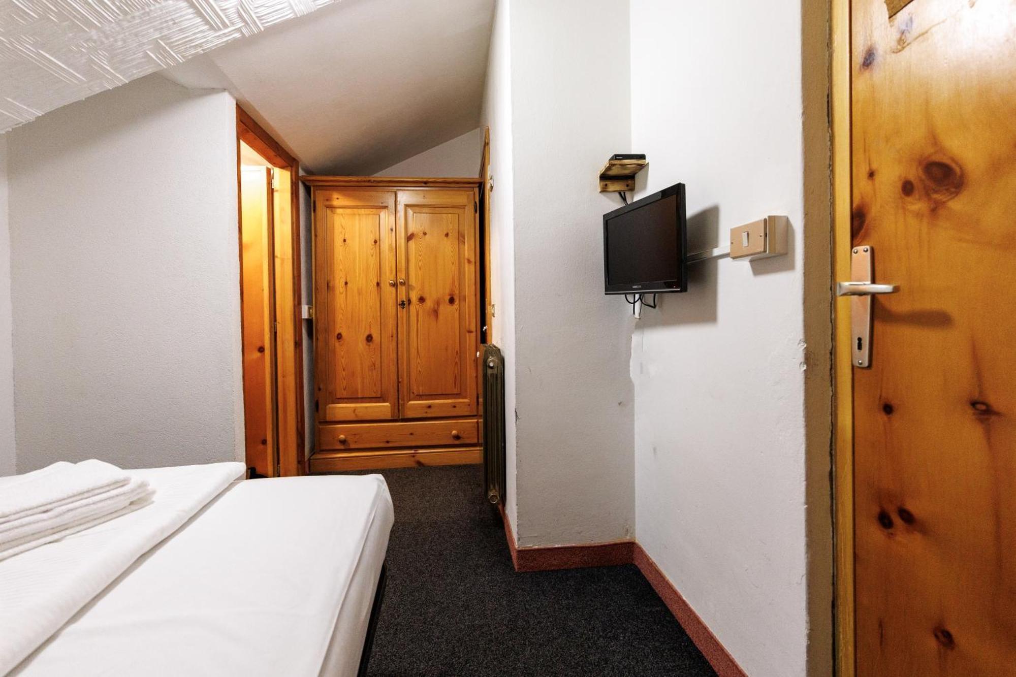 Budget Single Room,1690950378:JPEG