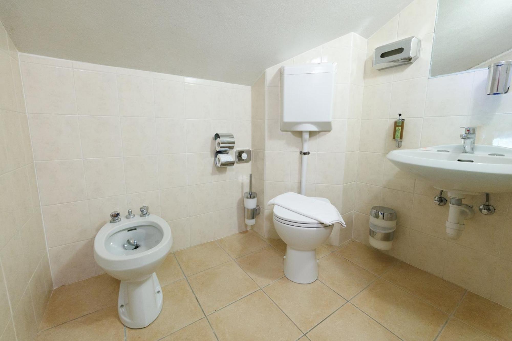 Budget Single Room,1690950378:JPEG