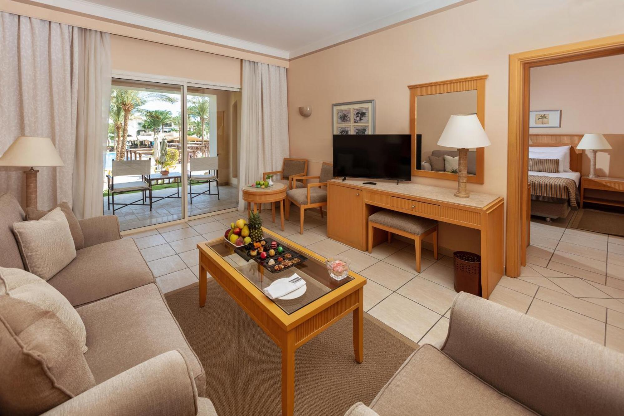 Junior Suite Queen Bed Pool View