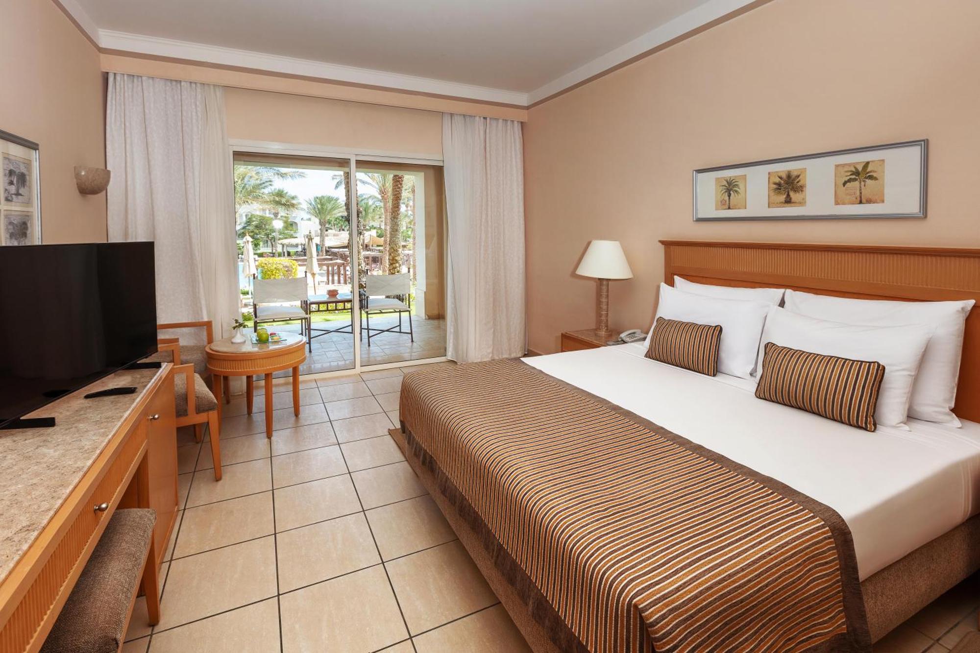 Superior Queen or Twin Bed Pool View