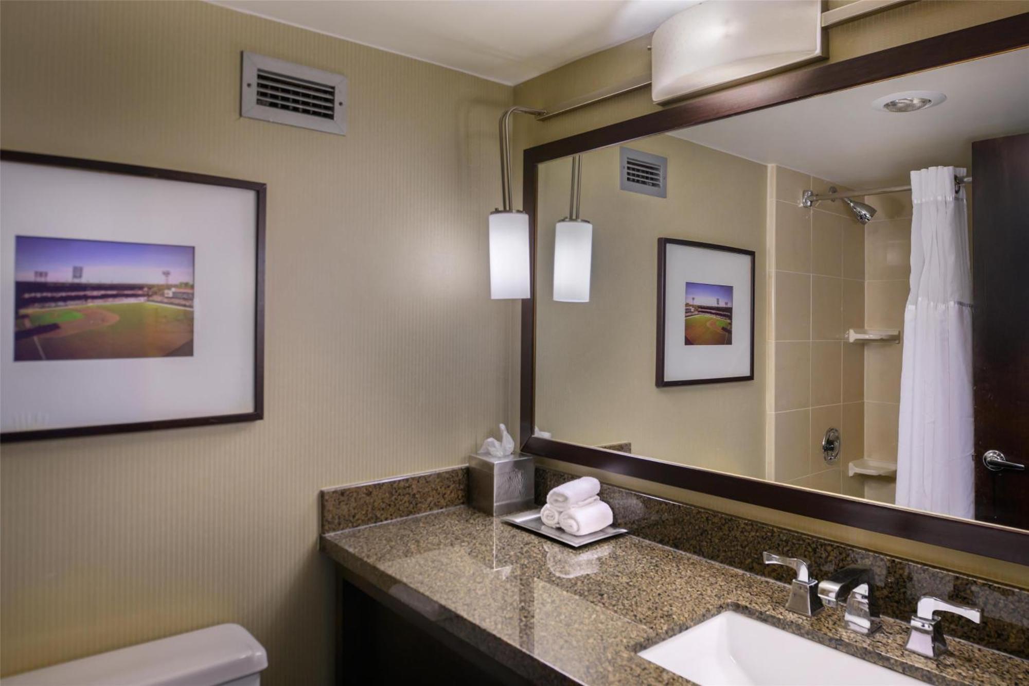 Queen Room Two Queen Beds City View
