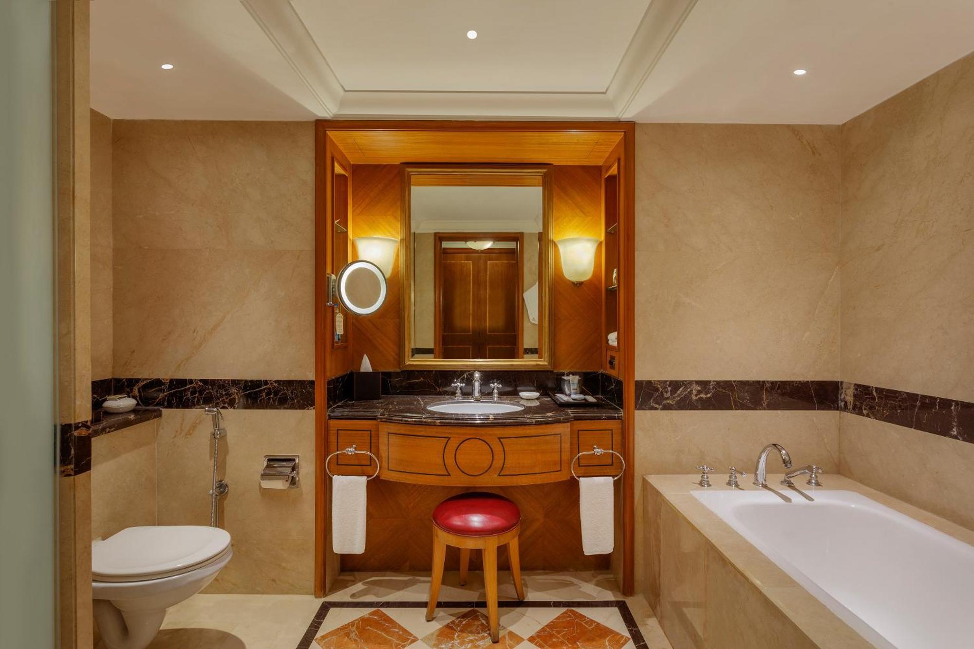 Towers Room Concierge level Larger Guest room complimentary lounge access Luxury hours on session of Spa on Laundry service1 King