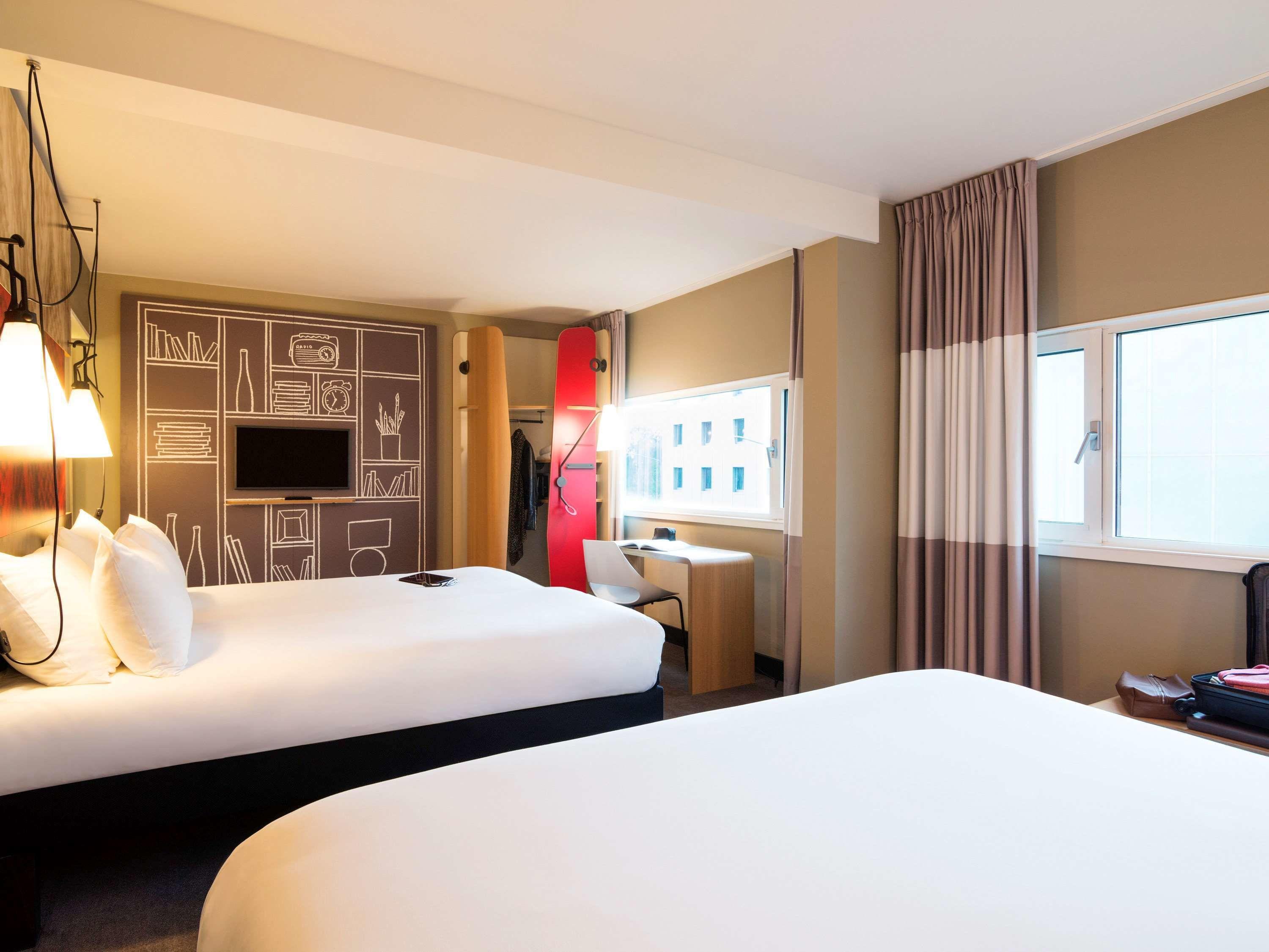 Superior Room One Double Bed Two Single Beds,1729980488:JPEG