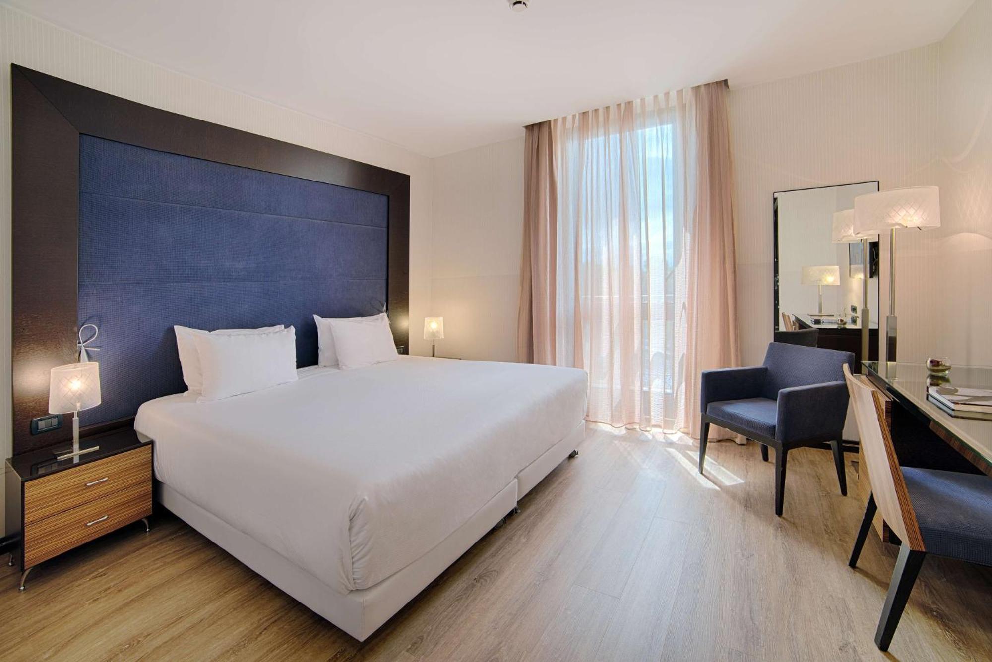 Quarto Duplo Superior com Vista da Catedral, Terraço e Cama Extra
