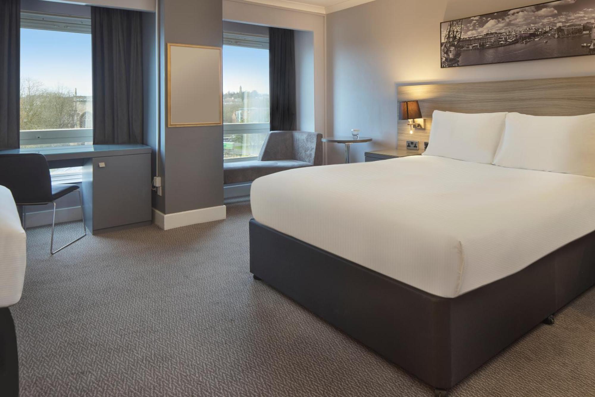 Queen Room Mobility Access