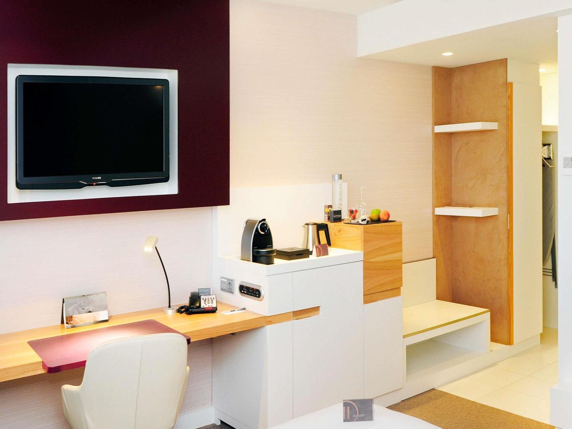 Deluxe Queen Room