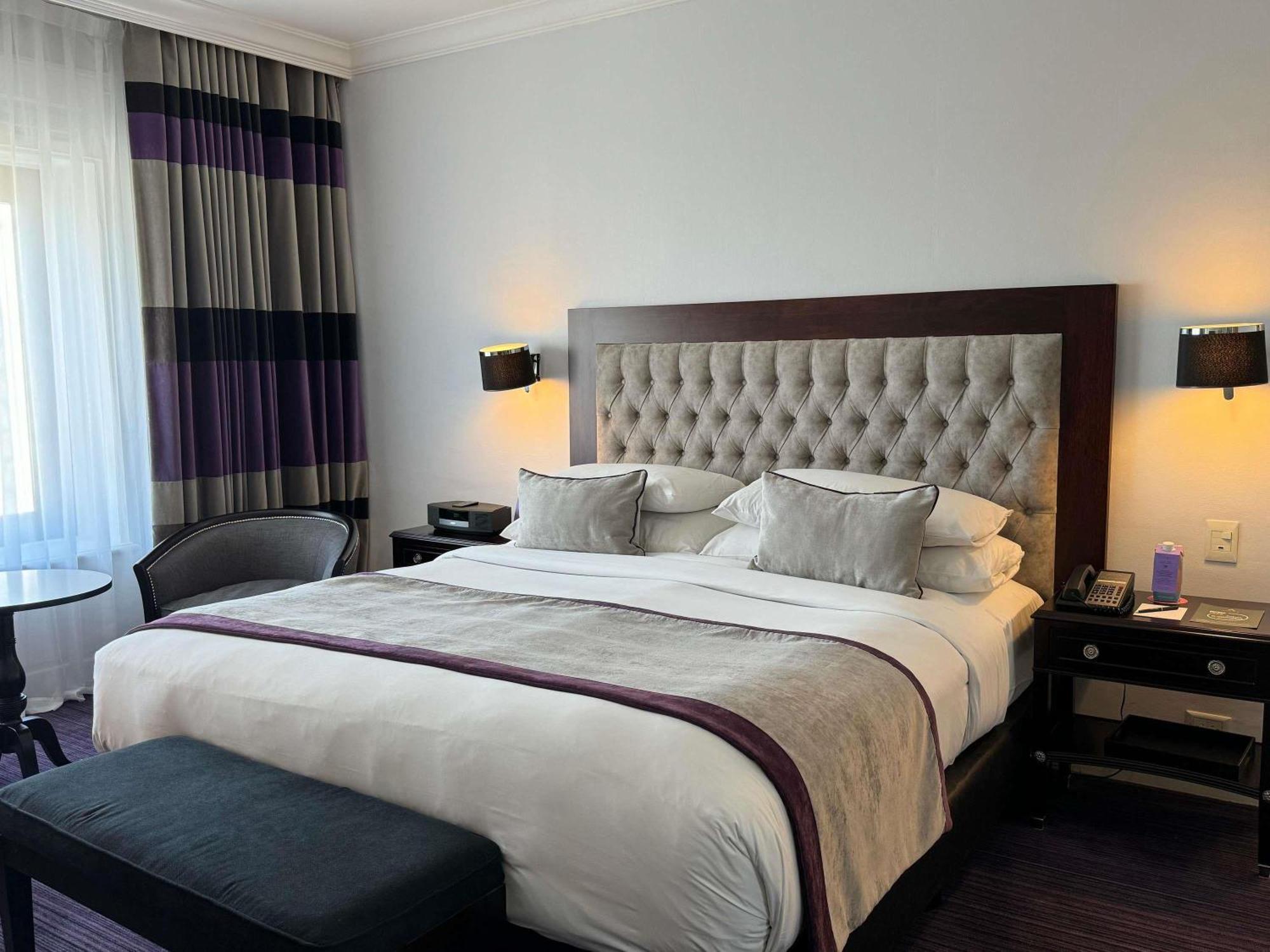 Junior Queen Suite City View,1717014042:JPEG