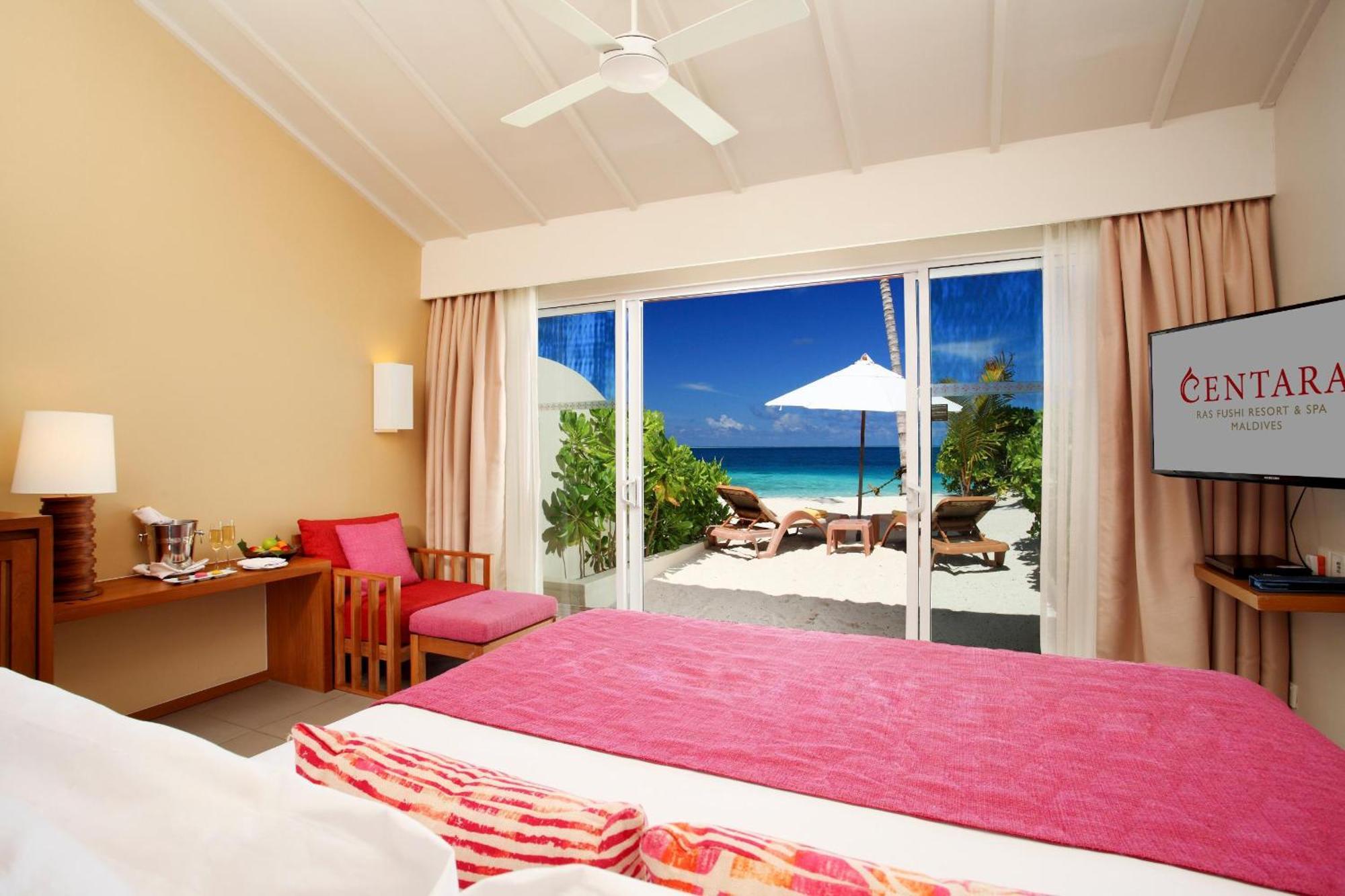 Villa Laguna con vista spiaggia e piscina con vortice