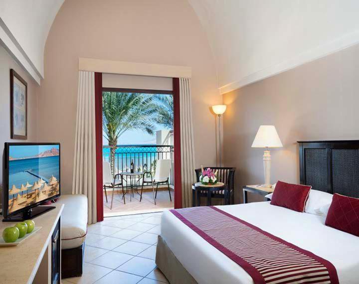 Superior Queen or Twin Beds Sea View
