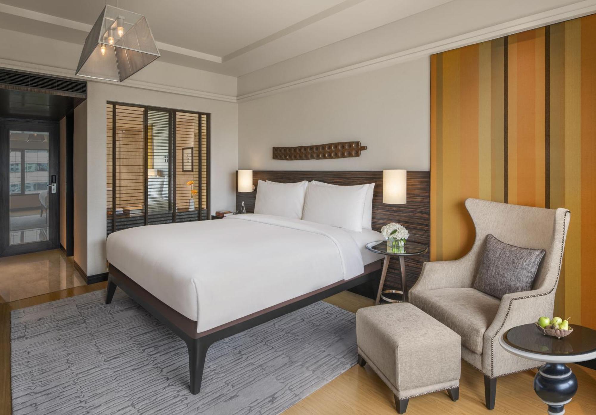 Club King Room Complimentary 04 Pieces Laundry Per Late check-out Upto 3 Hrs Subject to availability,1722922857:JPEG