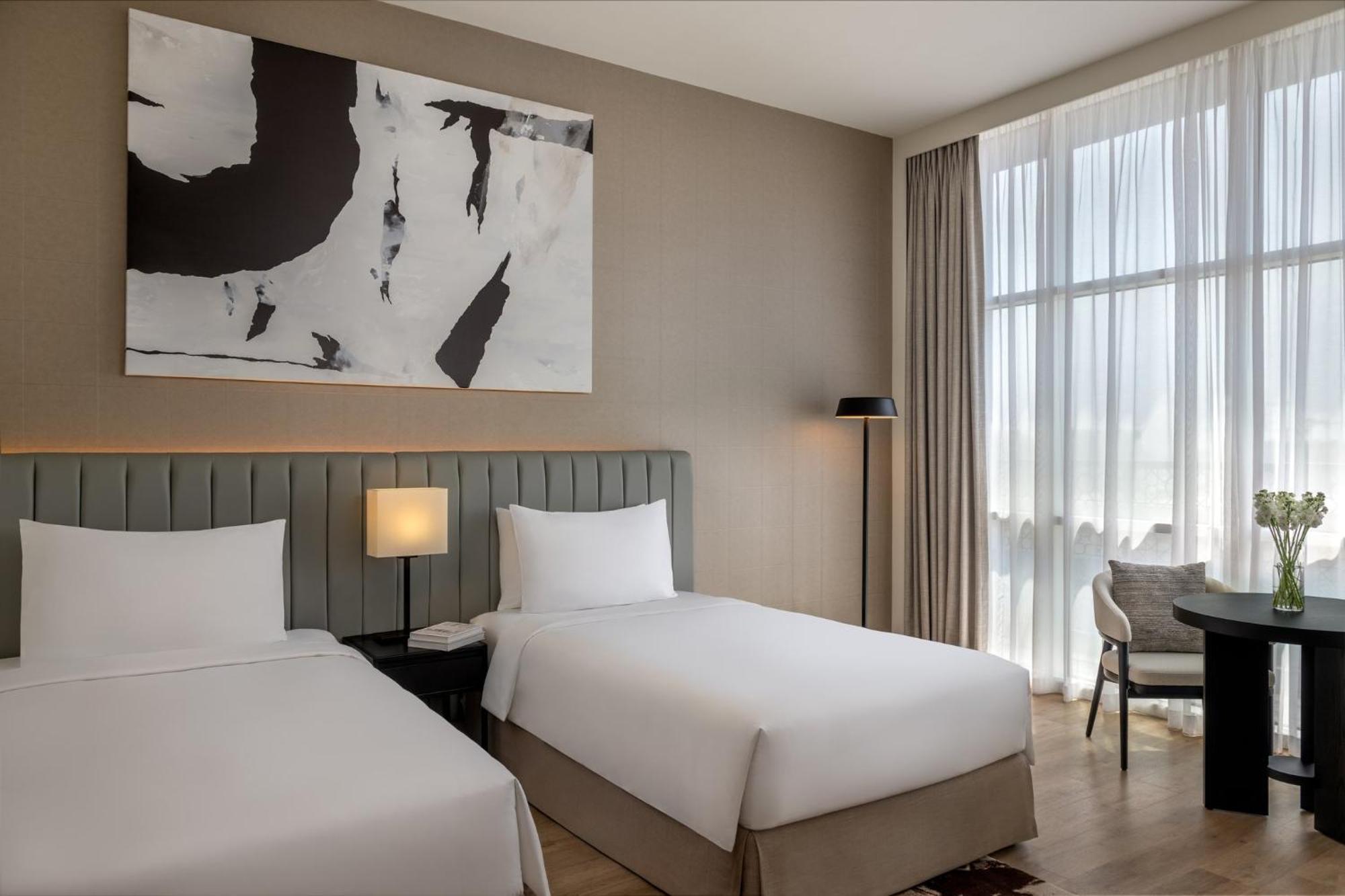 Deluxe Twin Room with Pool View and Balcony - Theme Park Access