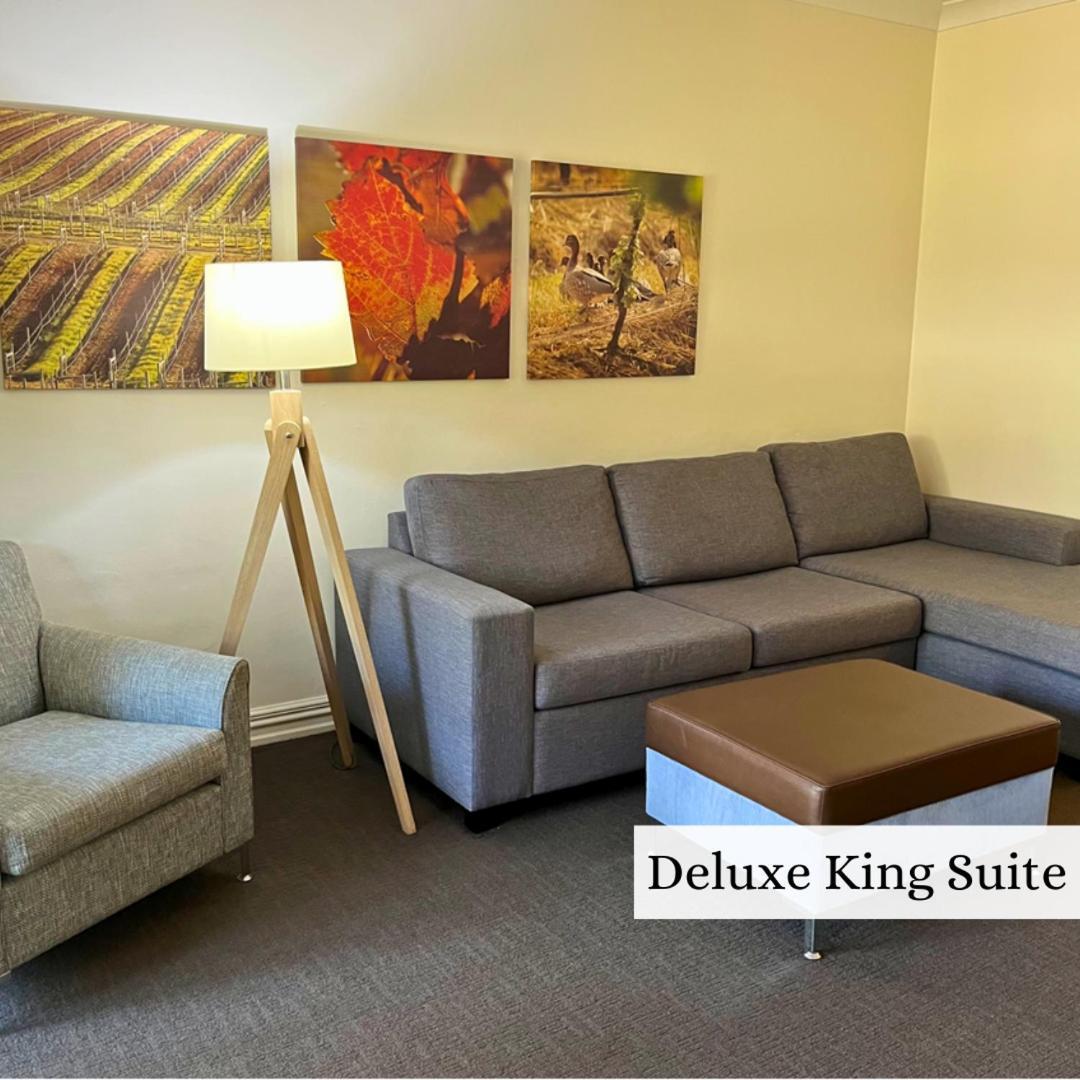 Deluxe King Suite