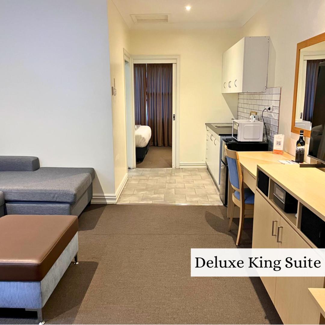 Deluxe King Suite
