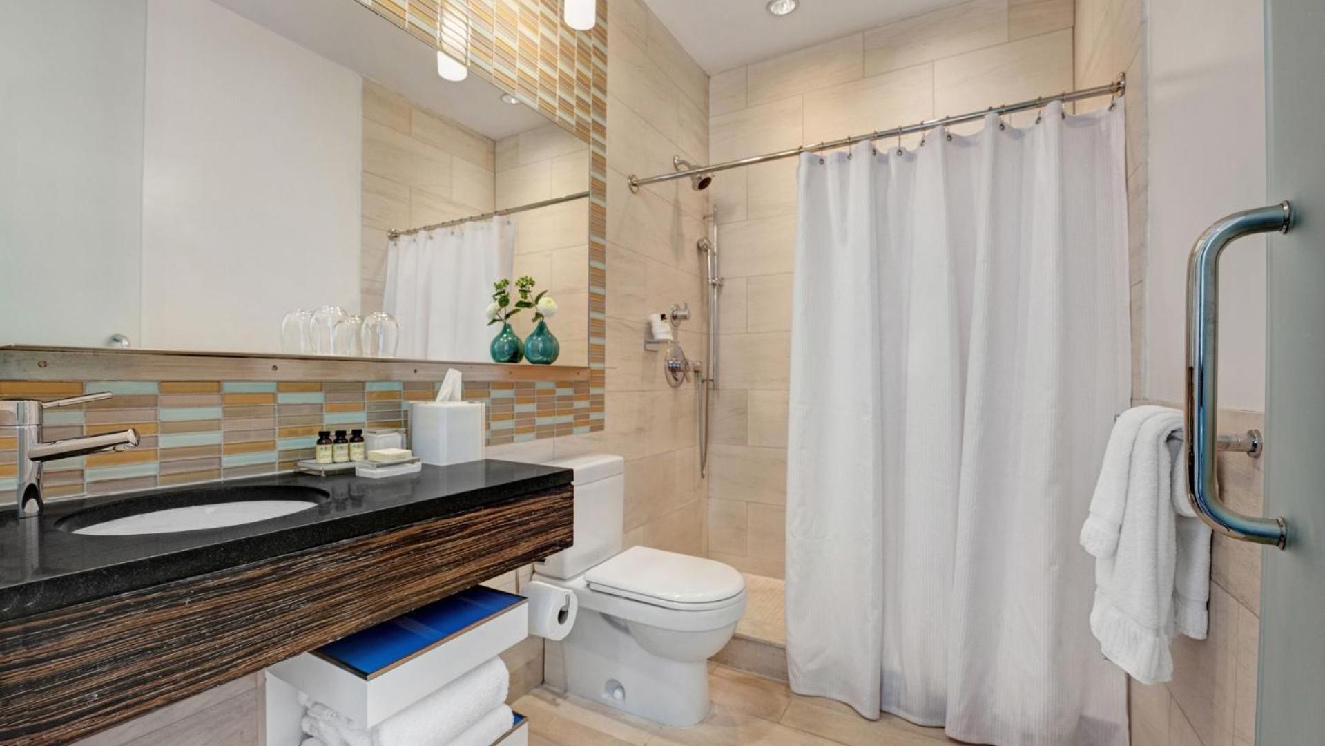 Premium King Room City View Disability Access
