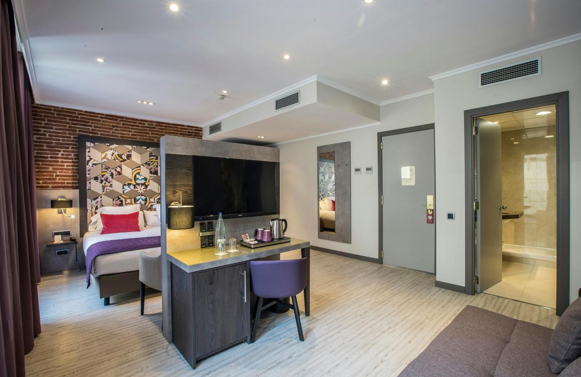Deluxe Family Room,1746821360:JPEG