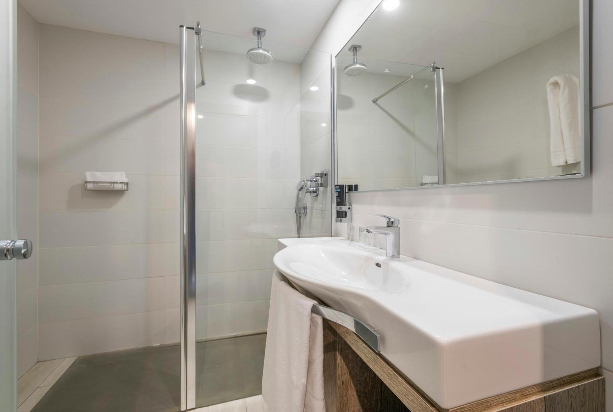 Studio,1746828471:JPEG